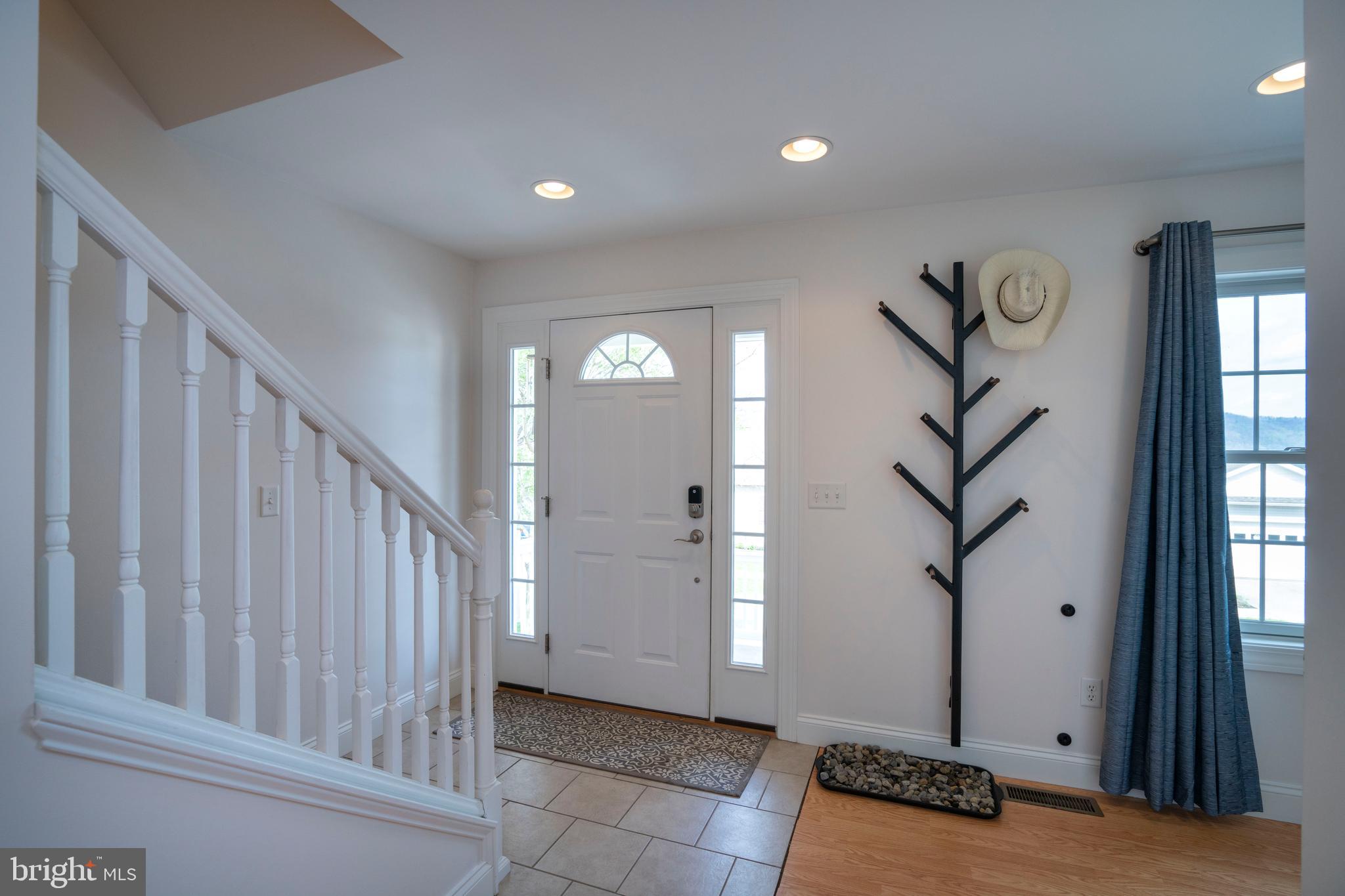 COUNTRY COVE - Residential