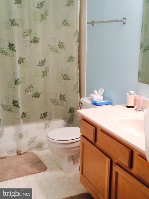 ADMIRAL REACH AT HARBOUR GATES - Residential Lease