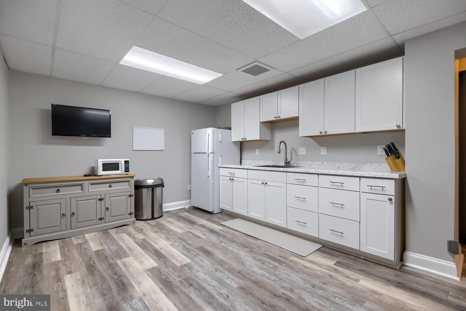 PERRY HALL - Residential