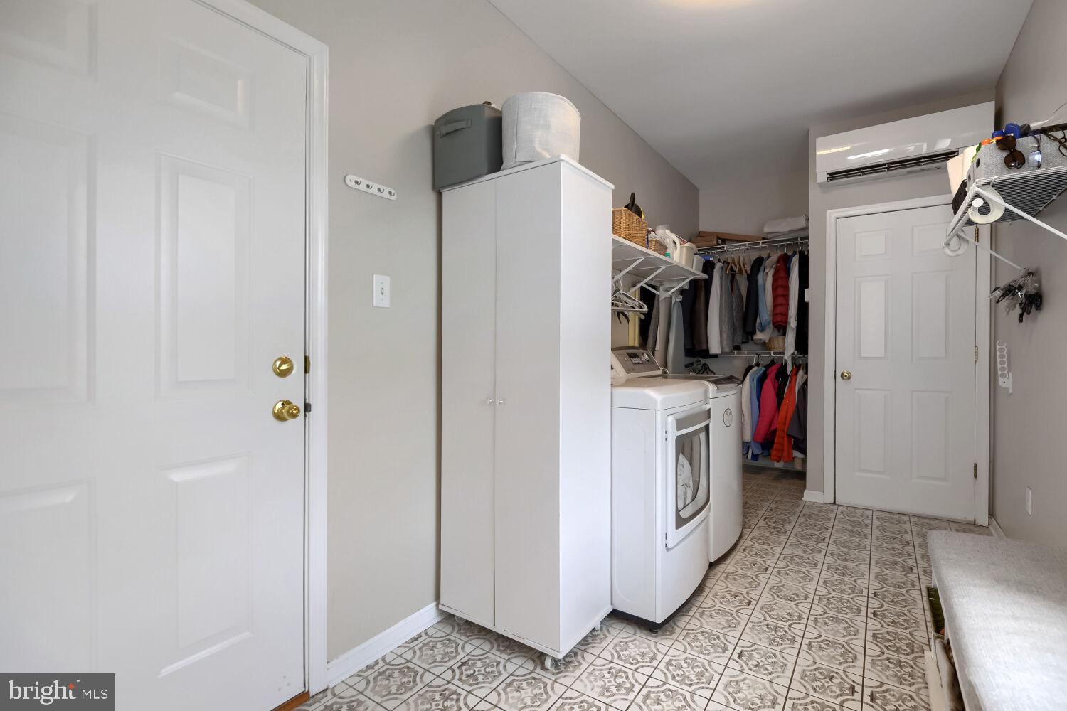 PERRY HALL - Residential