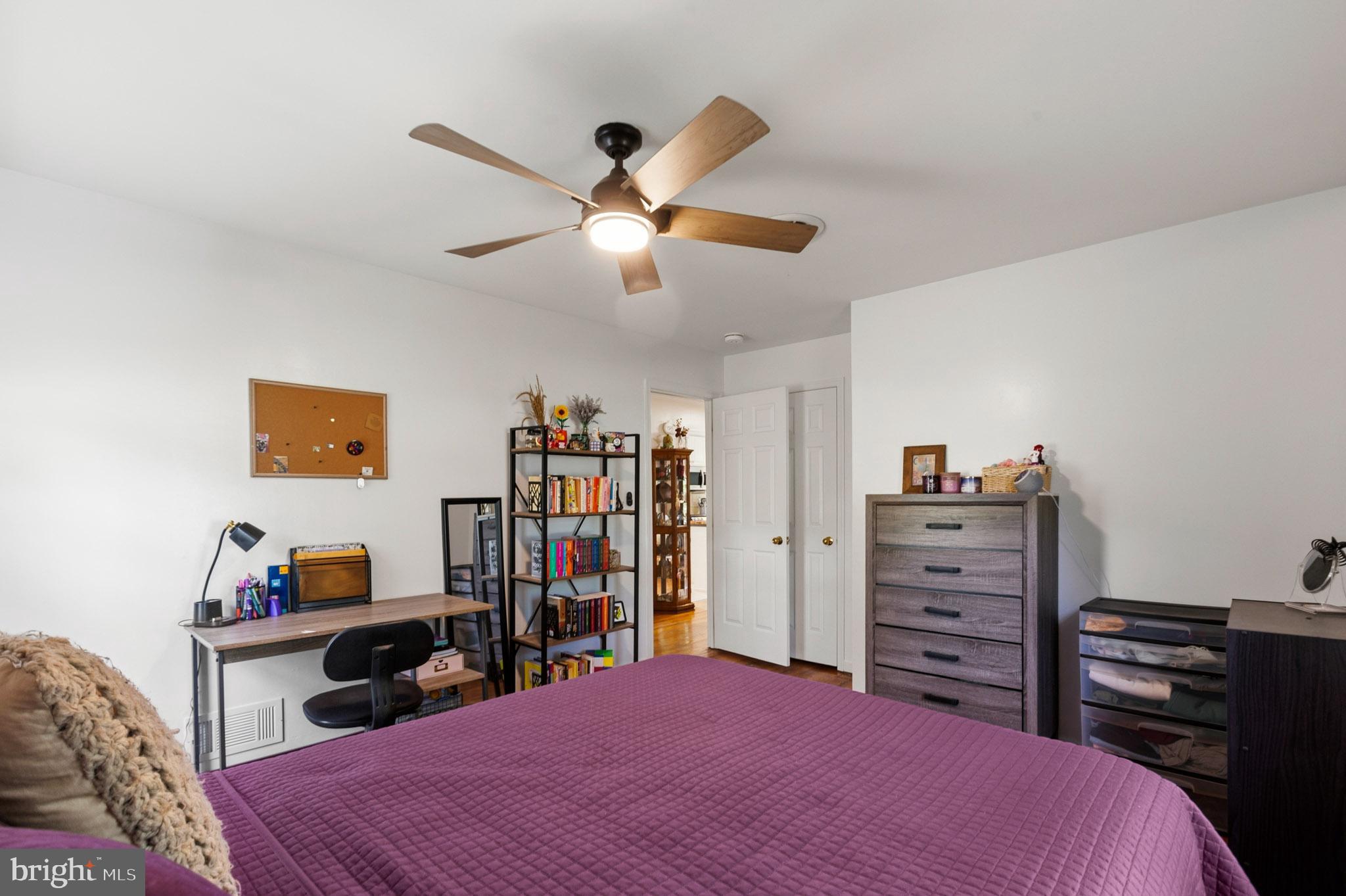 NORTH HOLLYWOOD - Residential