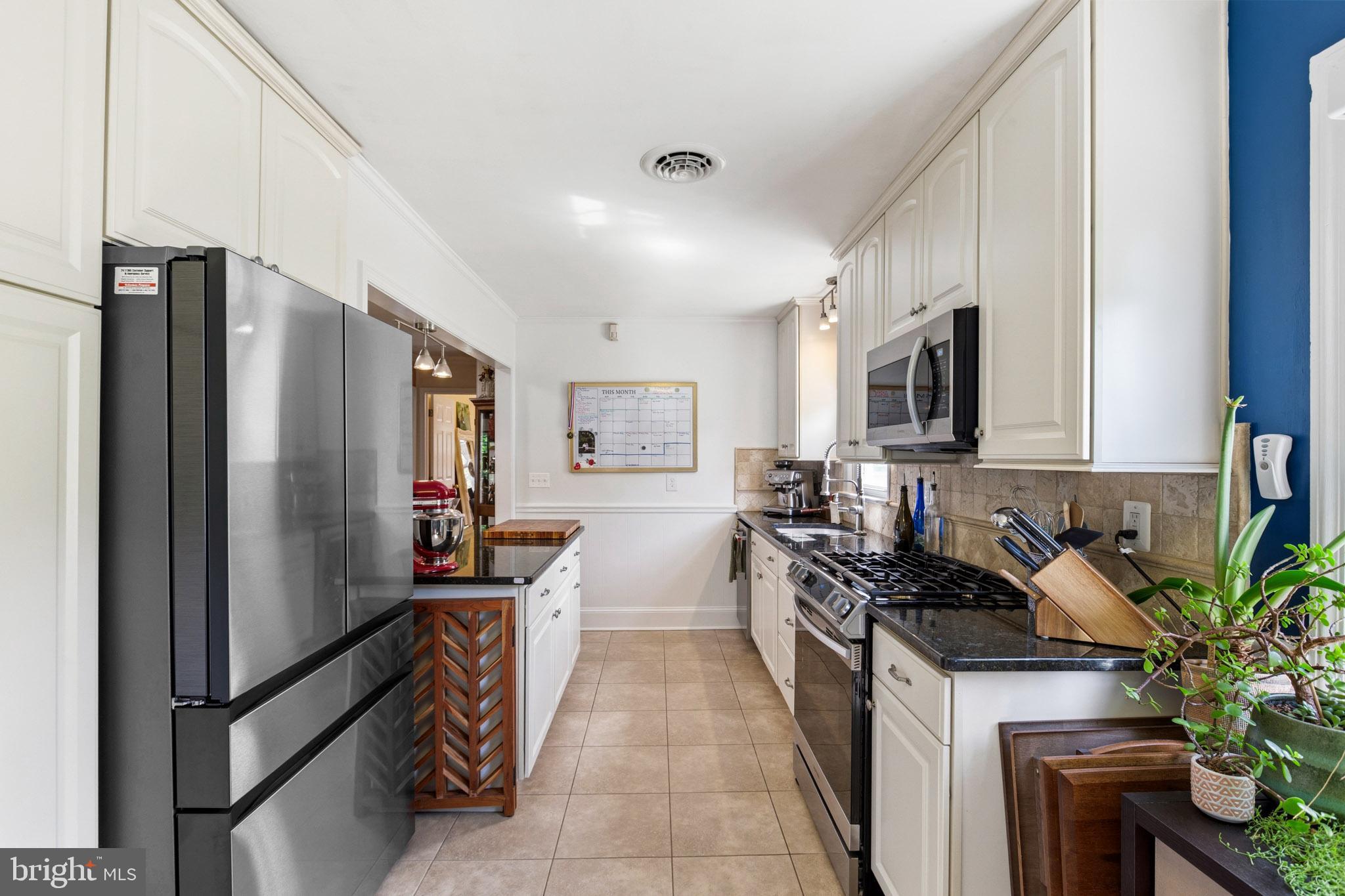 NORTH HOLLYWOOD - Residential