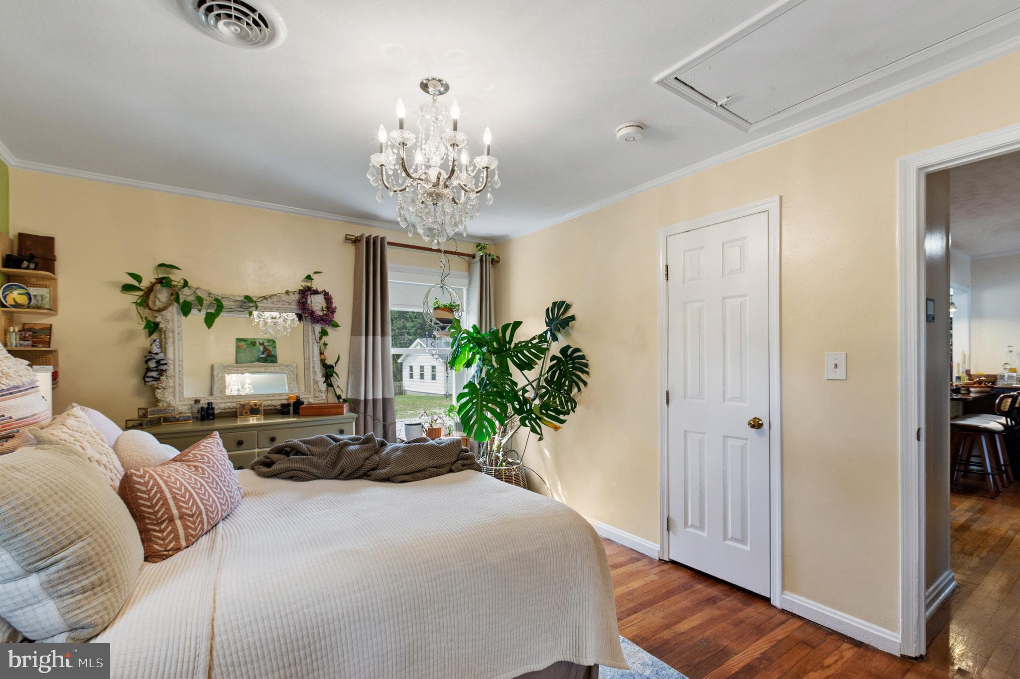 NORTH HOLLYWOOD - Residential