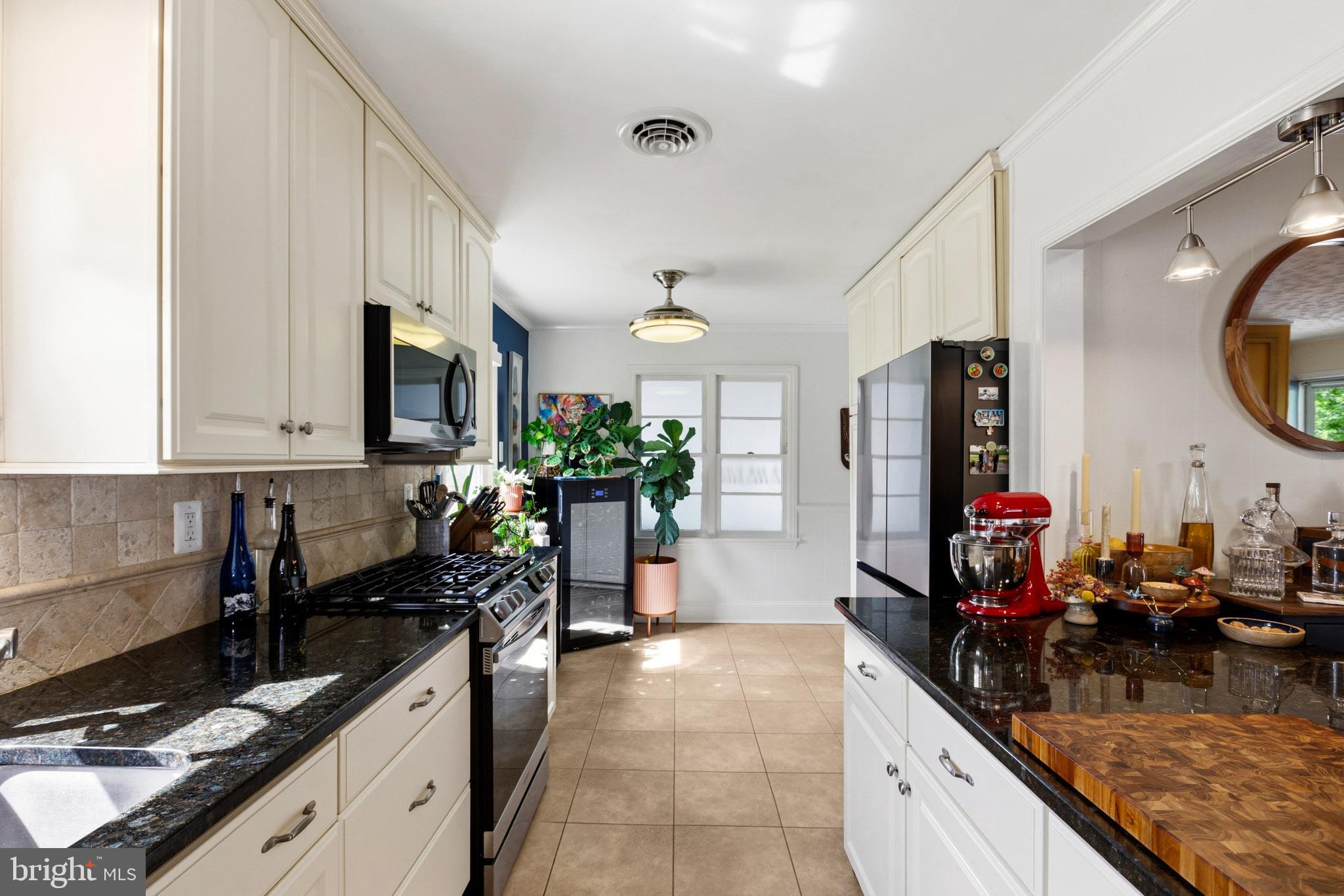 NORTH HOLLYWOOD - Residential
