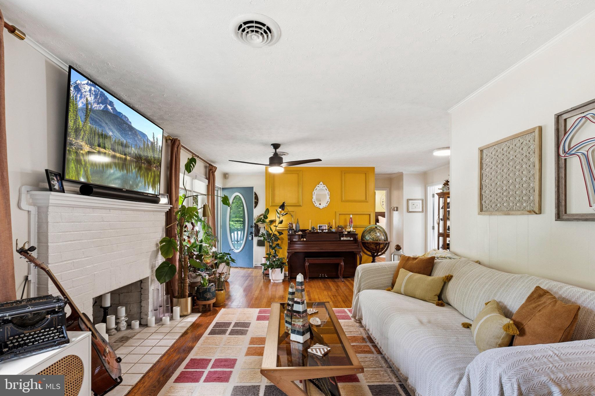 NORTH HOLLYWOOD - Residential