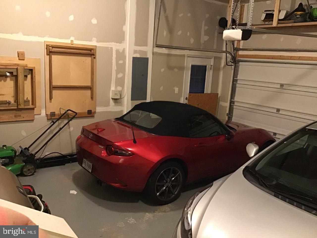 HOMEPLACE ON PELHAMS REACH - Residential