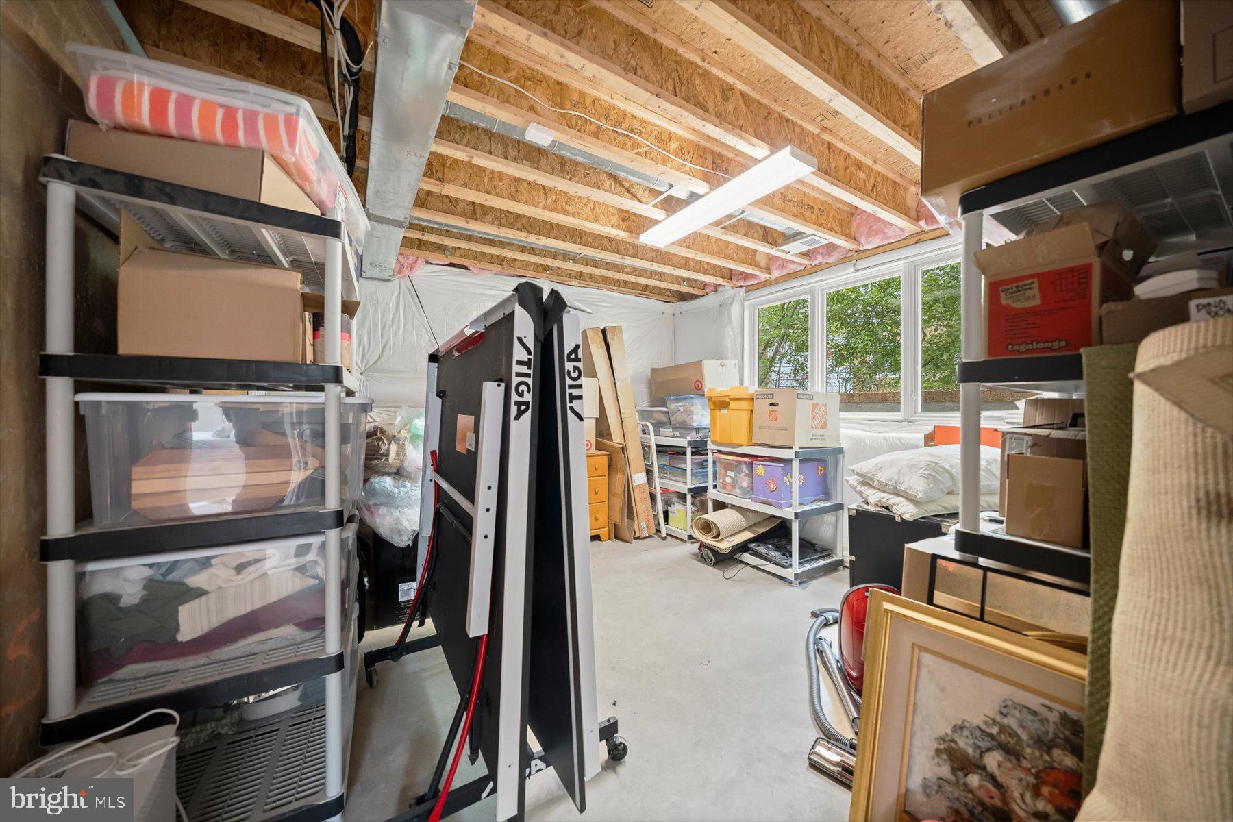 LARCHMONT - Residential