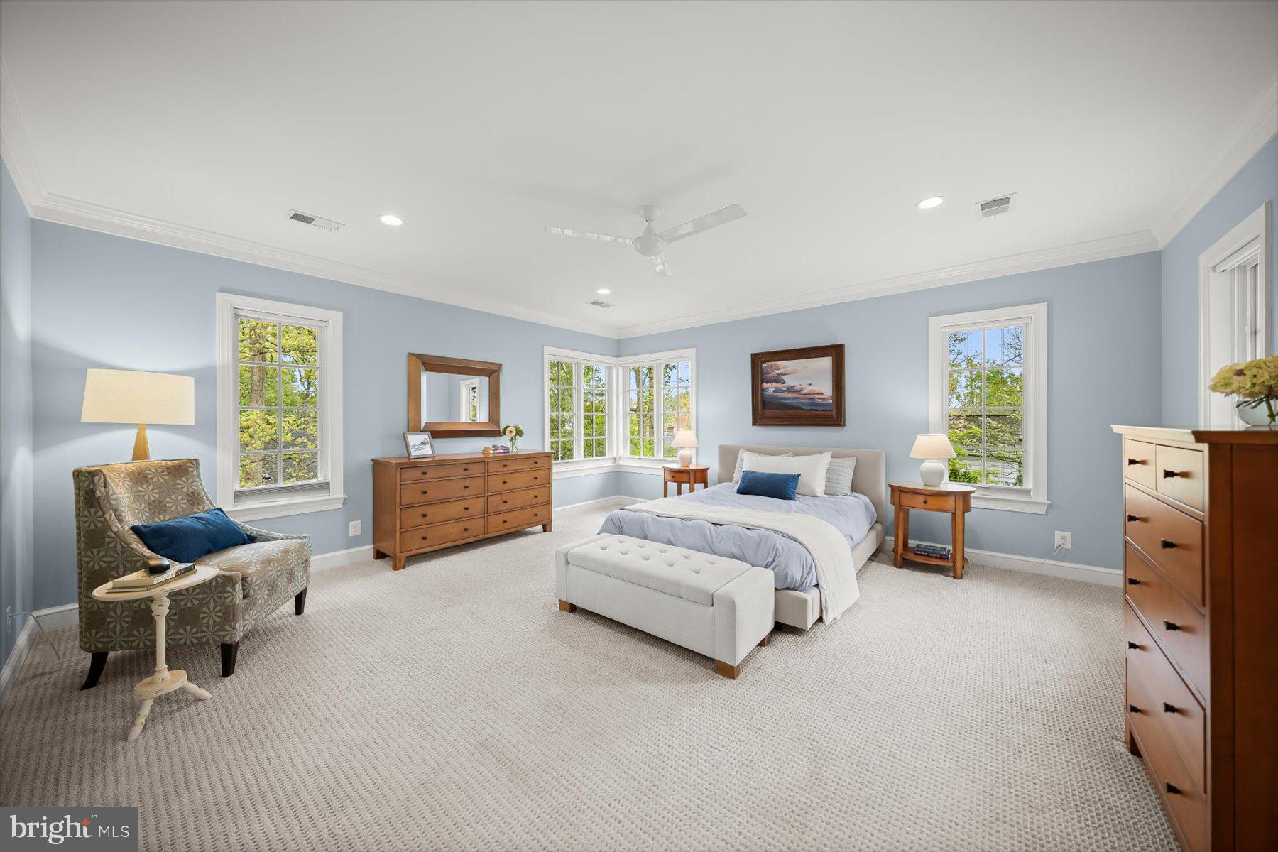 LARCHMONT - Residential