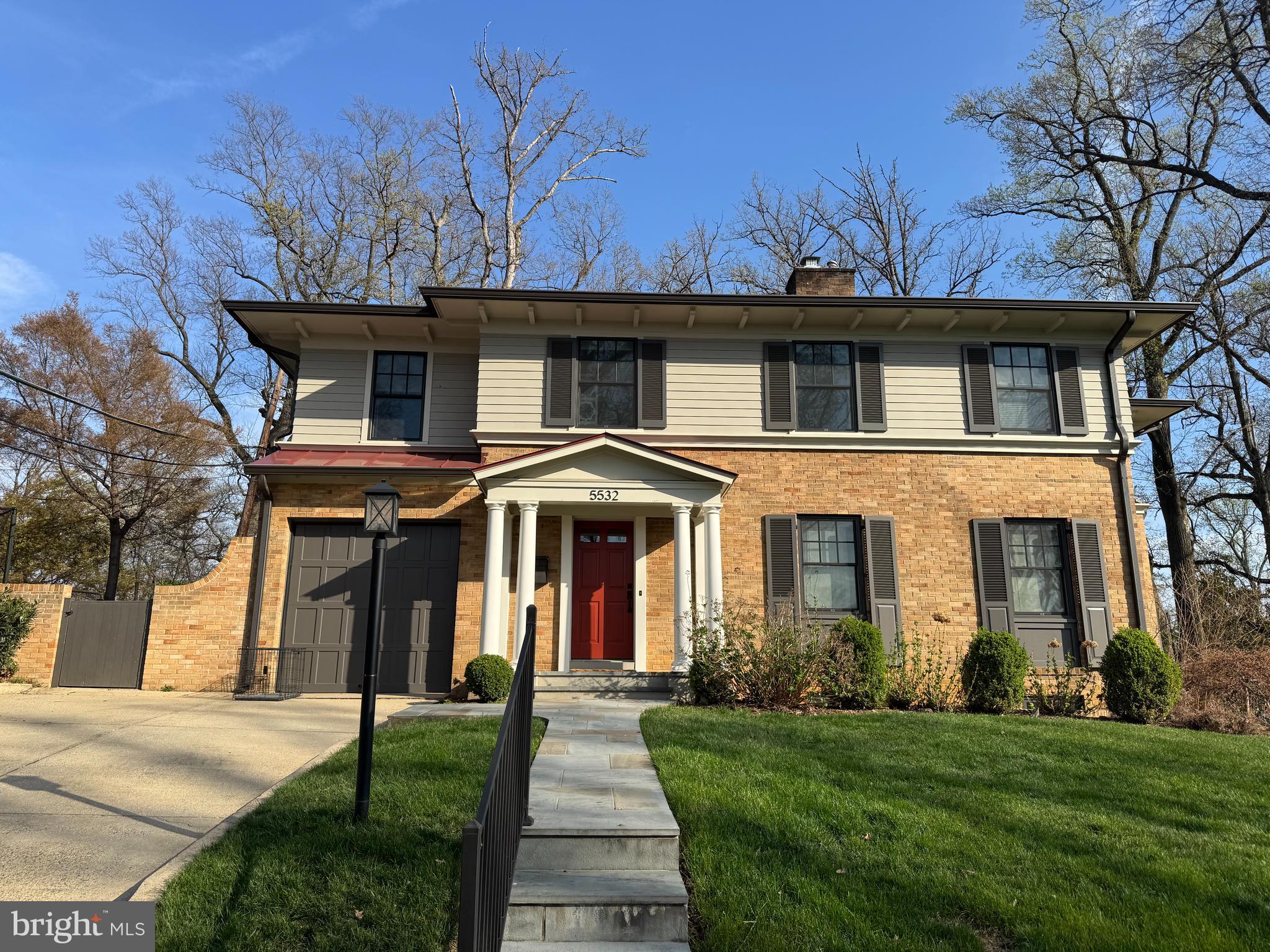 LARCHMONT - Residential