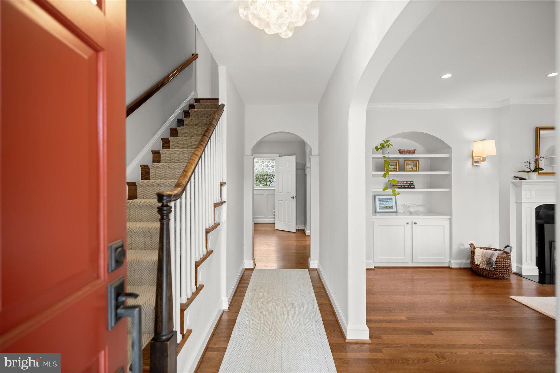 LARCHMONT - Residential