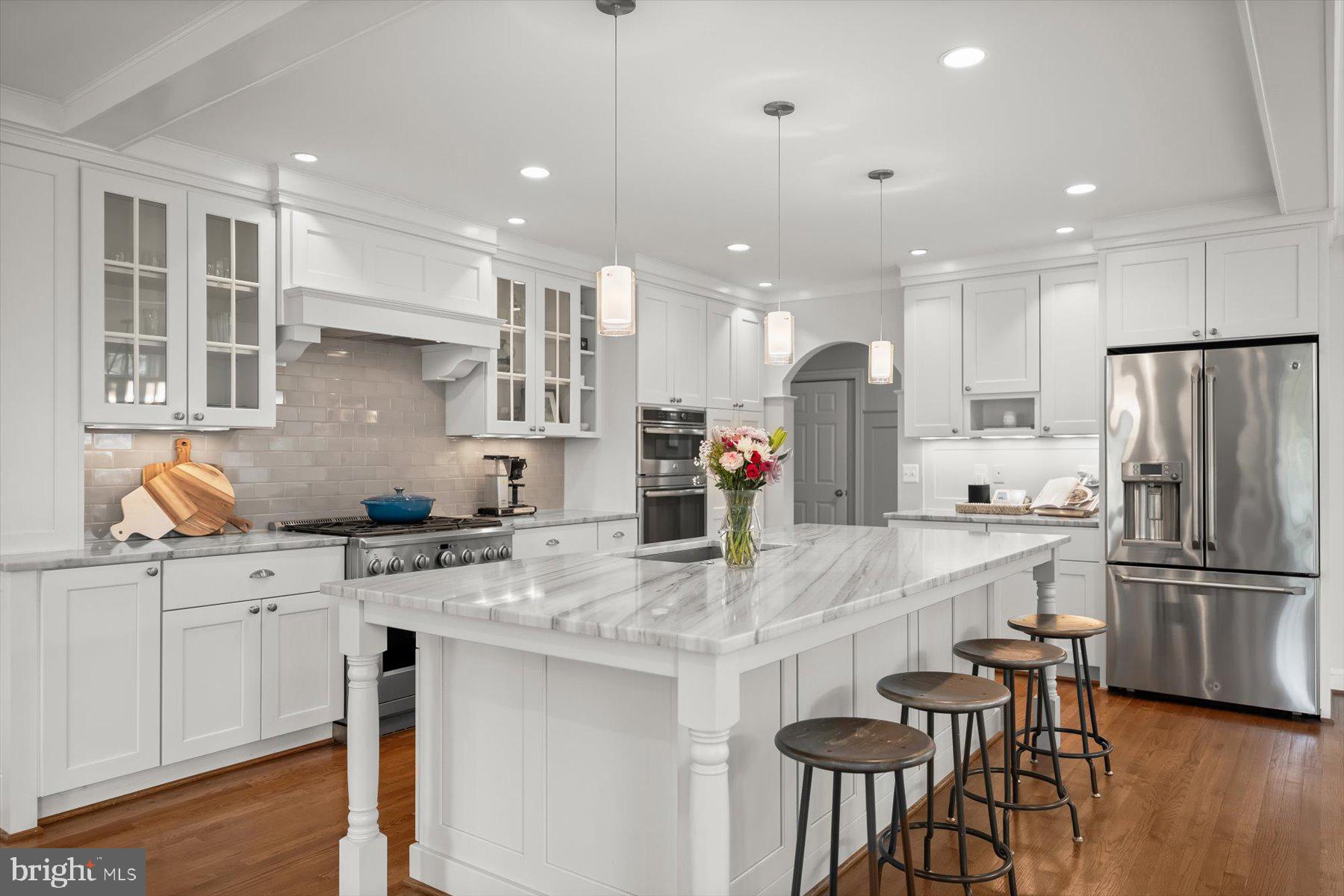 LARCHMONT - Residential