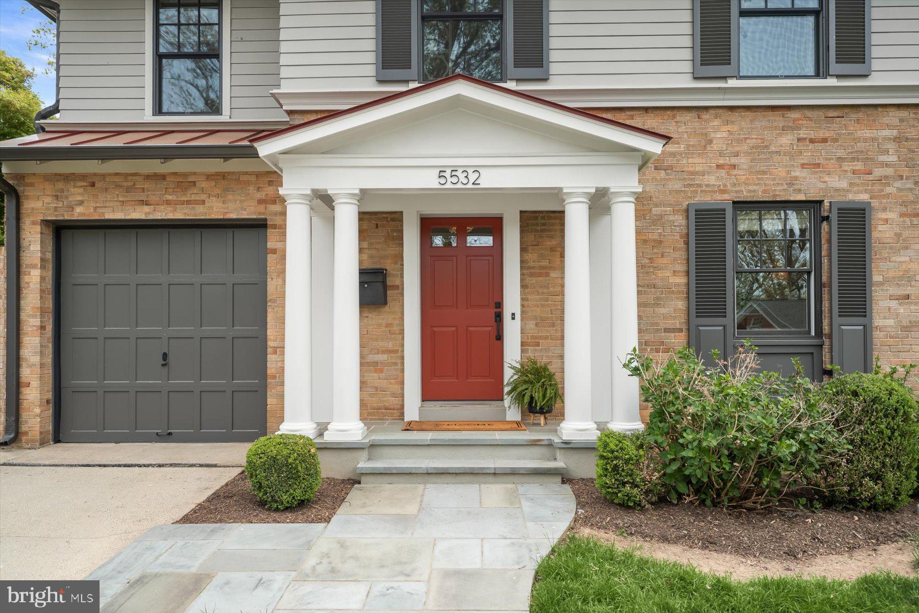 LARCHMONT - Residential