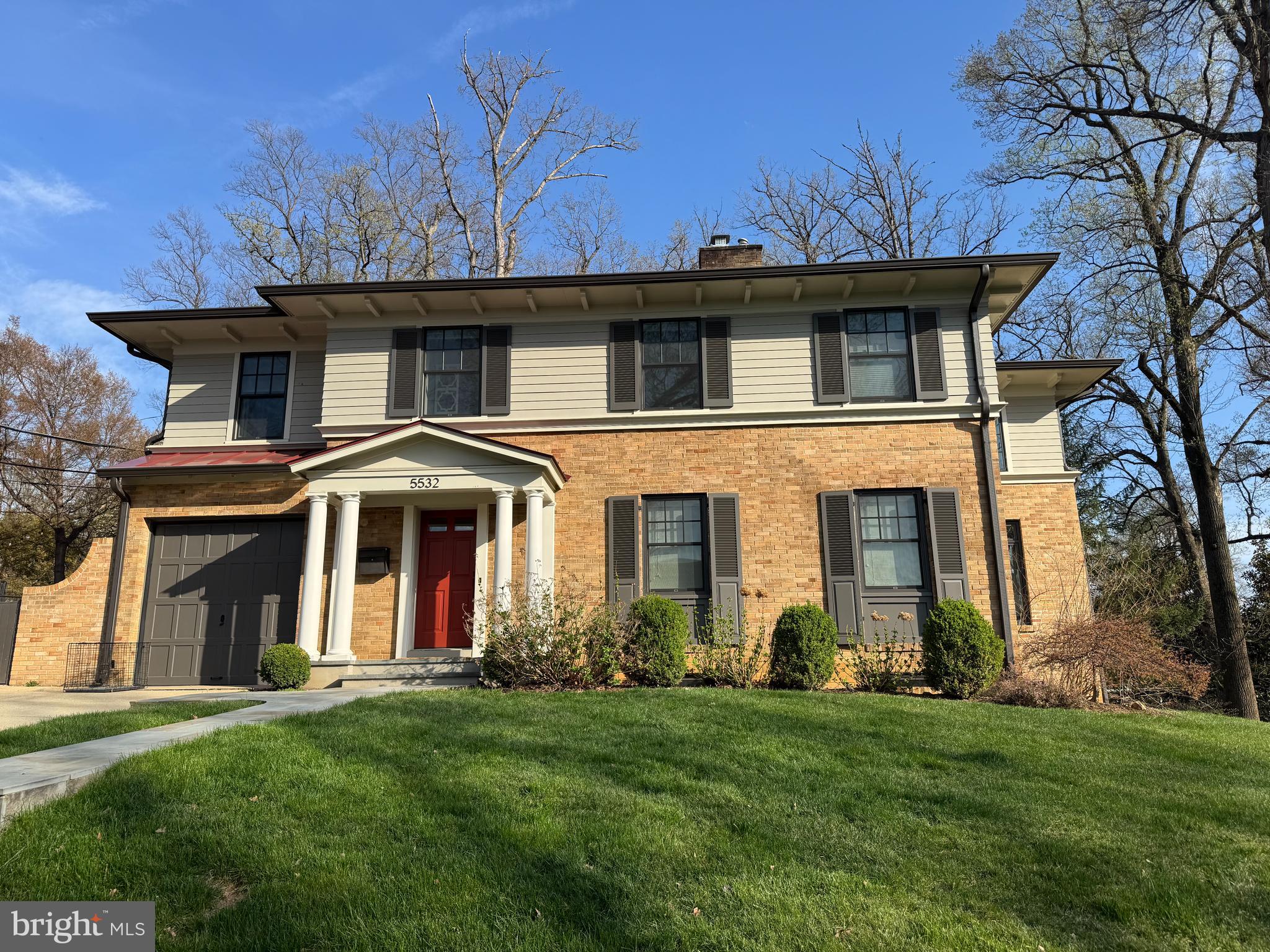 LARCHMONT - Residential