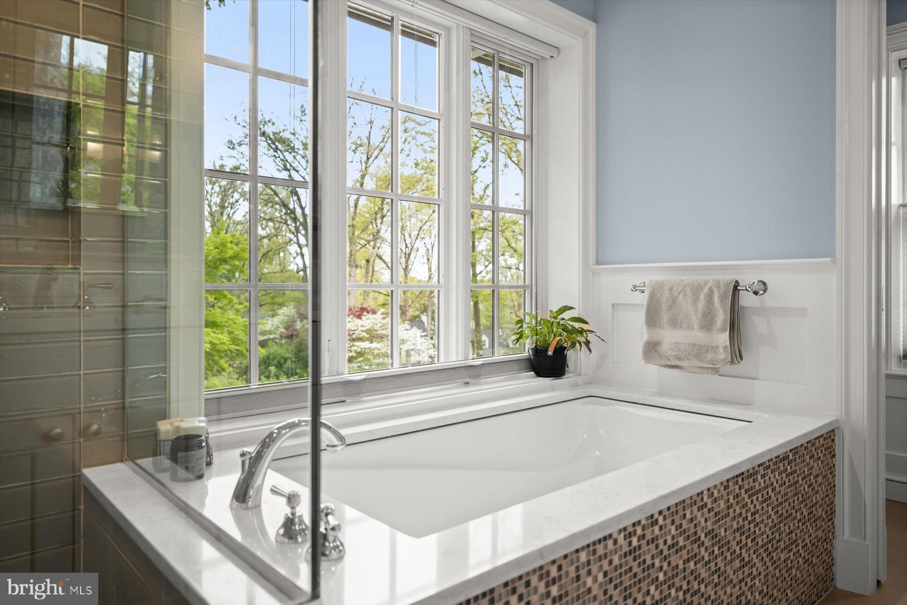 LARCHMONT - Residential