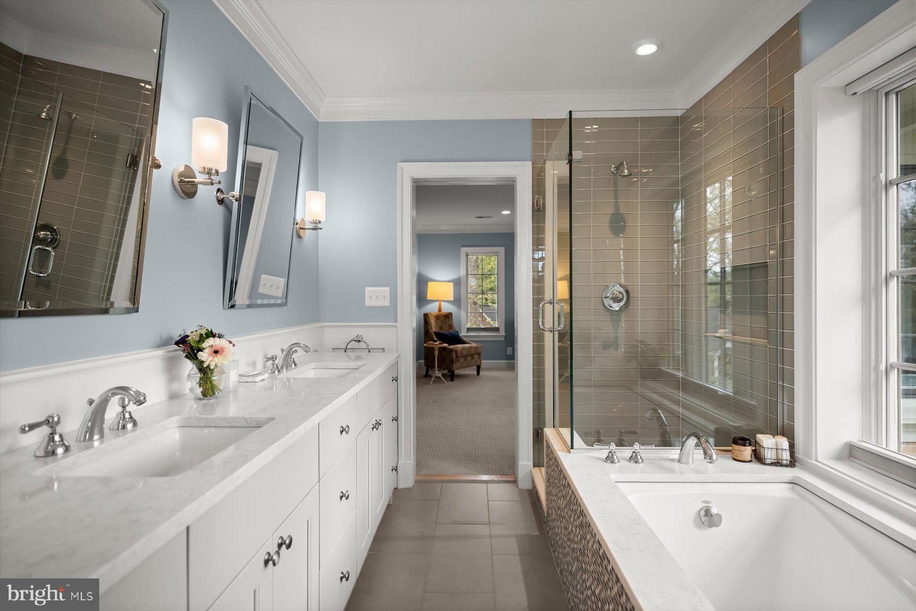 LARCHMONT - Residential