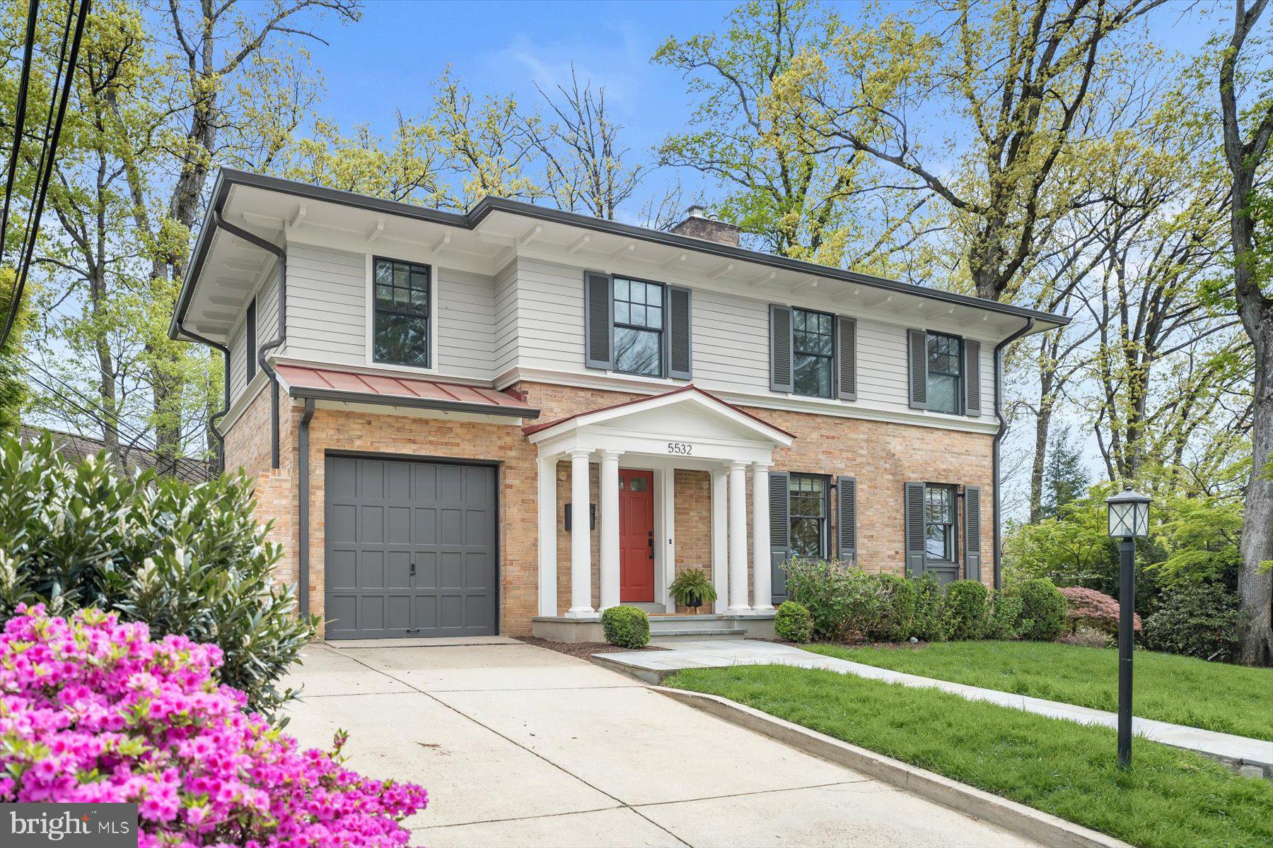 LARCHMONT - Residential