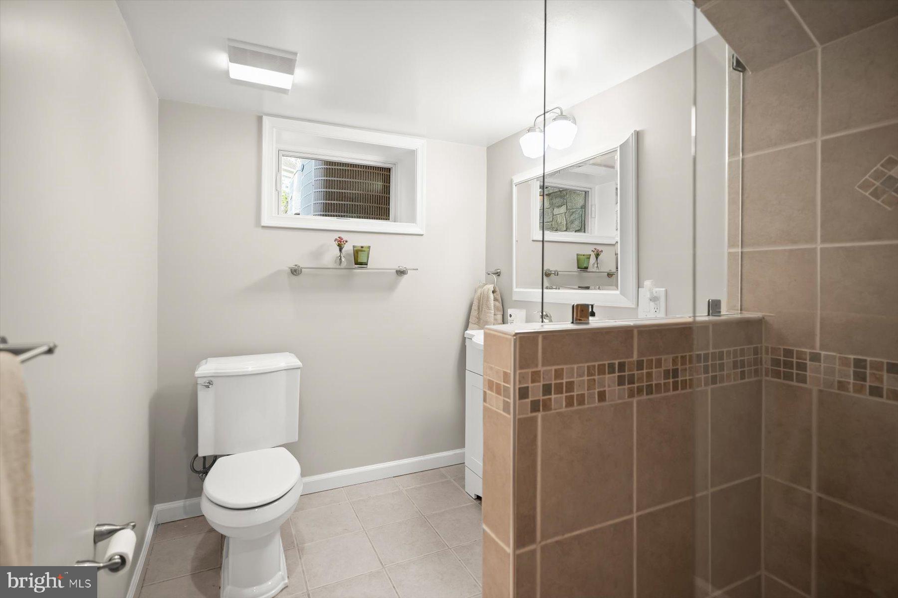 LARCHMONT - Residential