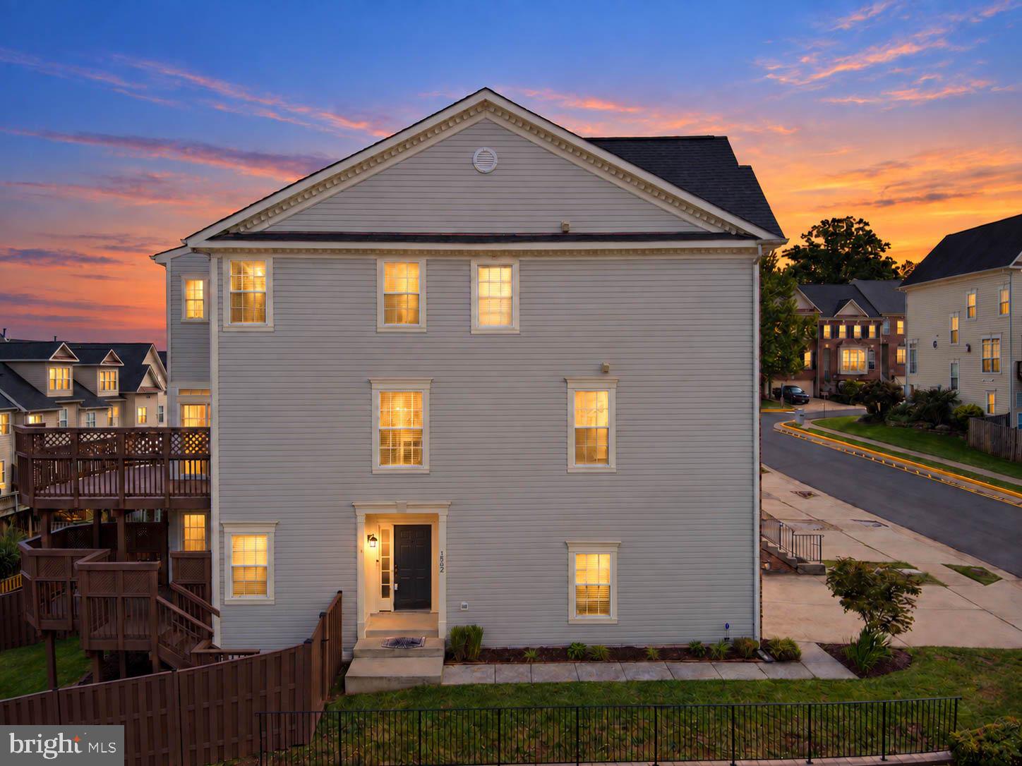1502 TECUMSEH TERRACE NE