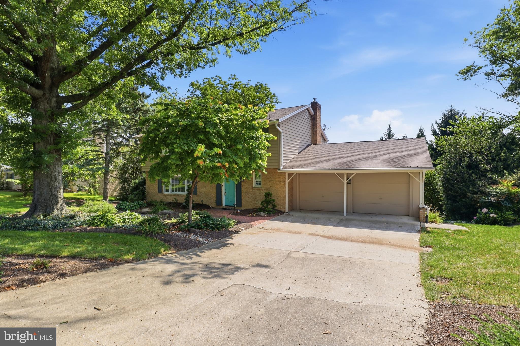 2031 HOLLYWOOD PARKWAY
