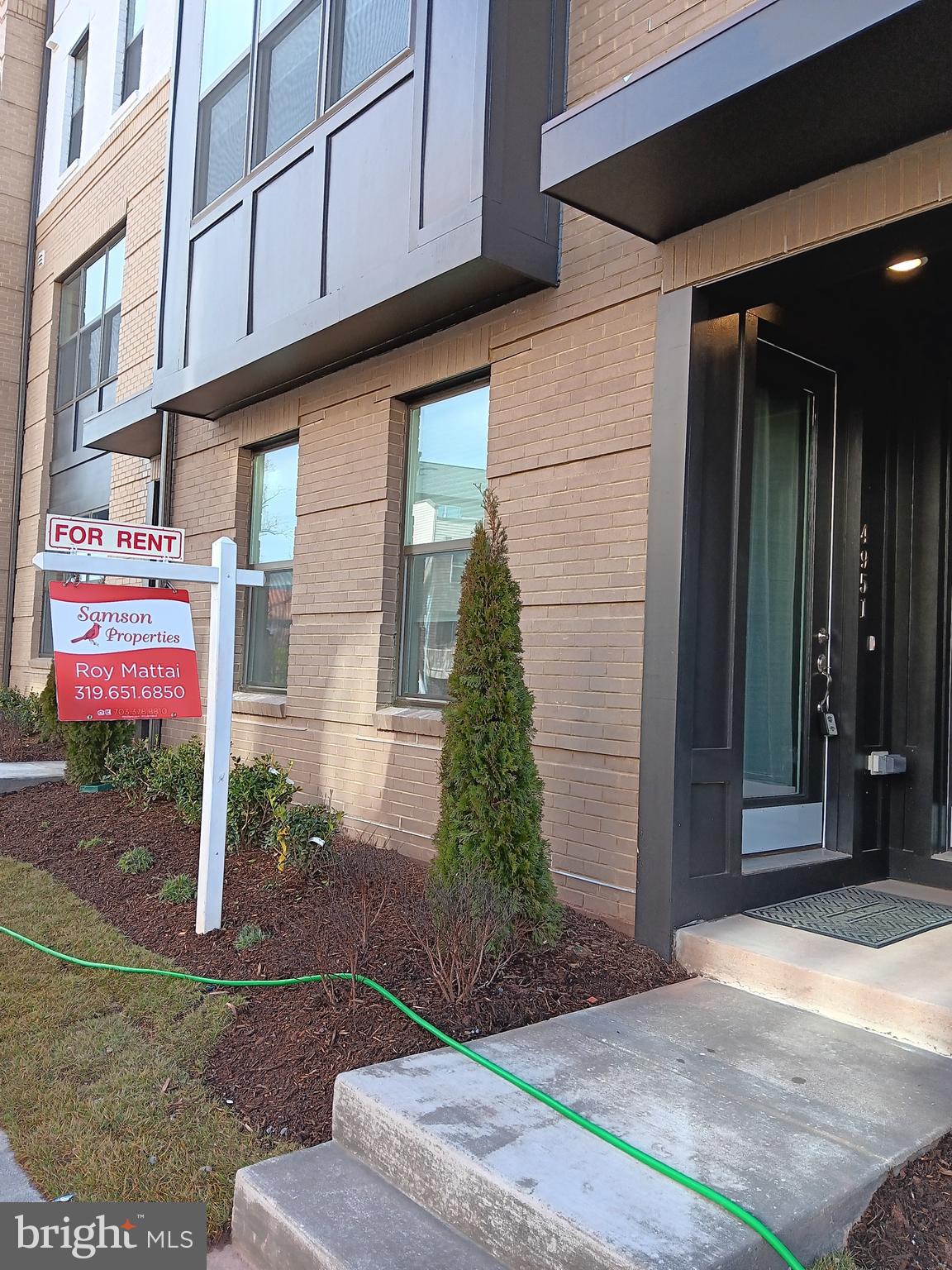THE BOULEVARDS AT WESTFIELDS - Residential Lease