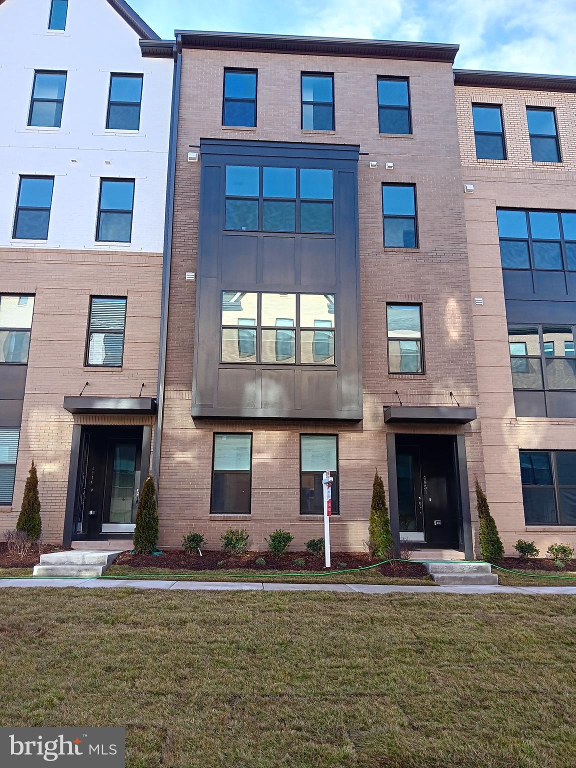 THE BOULEVARDS AT WESTFIELDS - Residential Lease