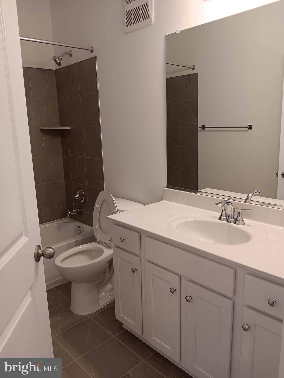 THE BOULEVARDS AT WESTFIELDS - Residential Lease