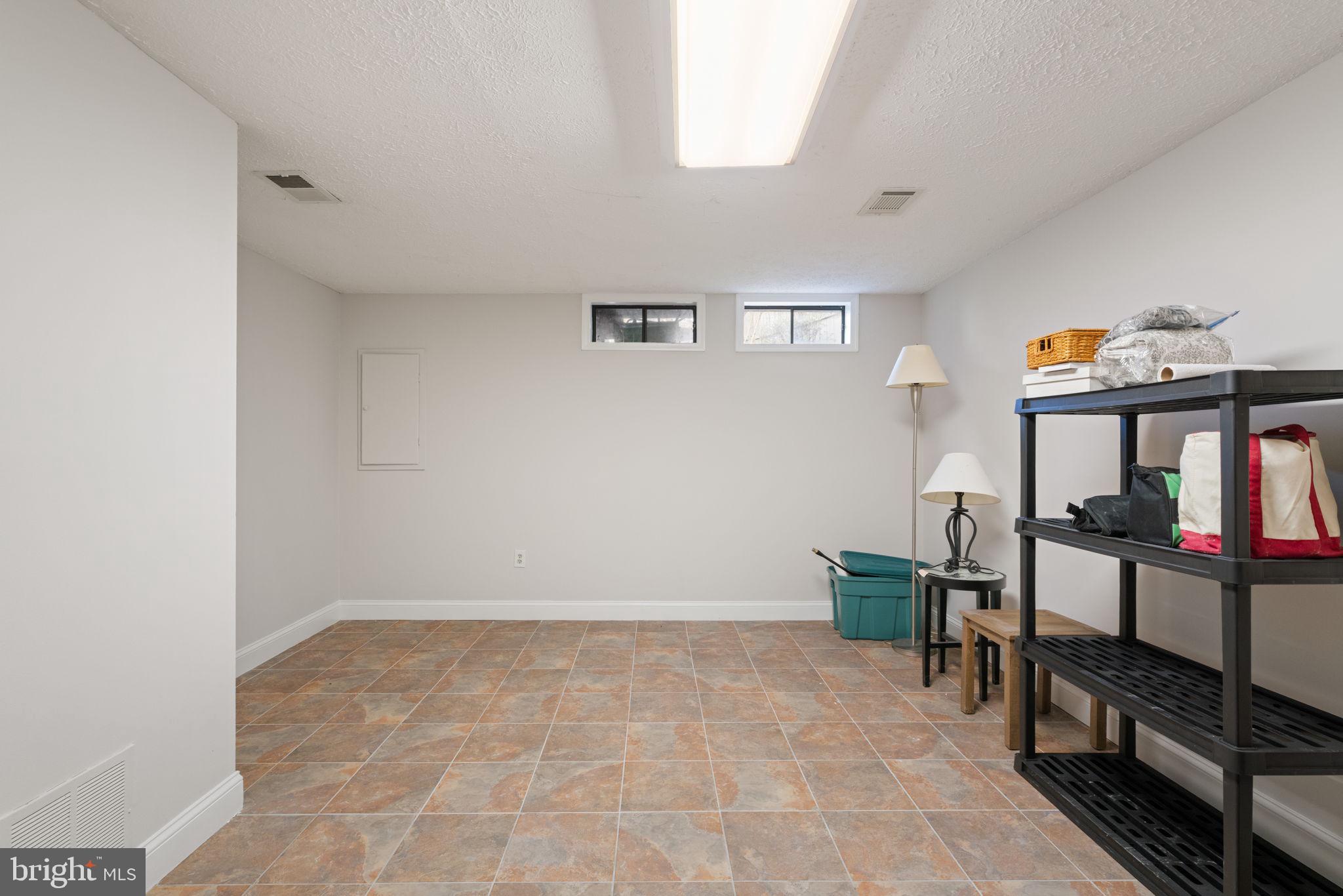 TACKETTS MILL - Residential