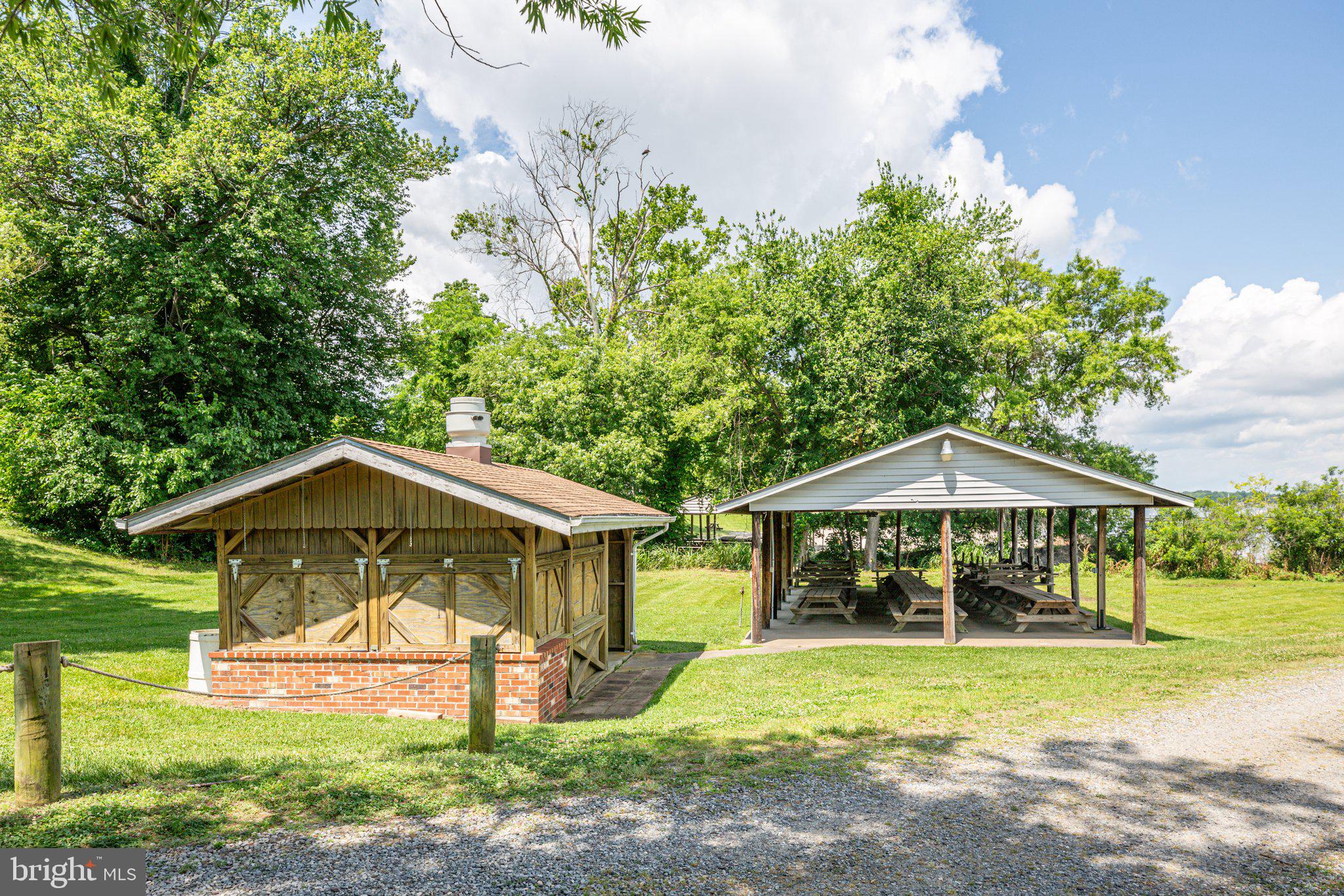 EBB TIDE - Residential