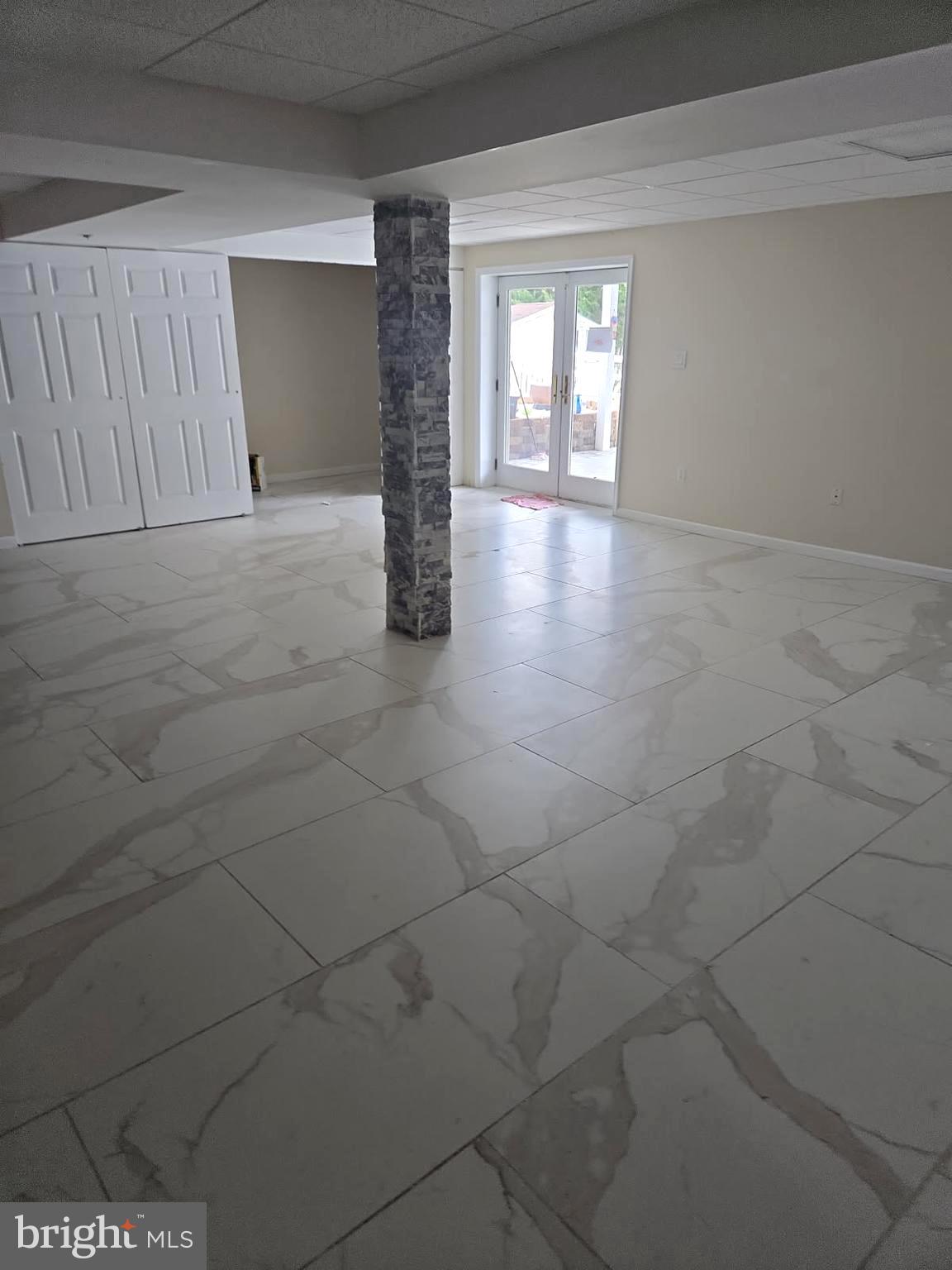 BURGESSER - Residential Lease