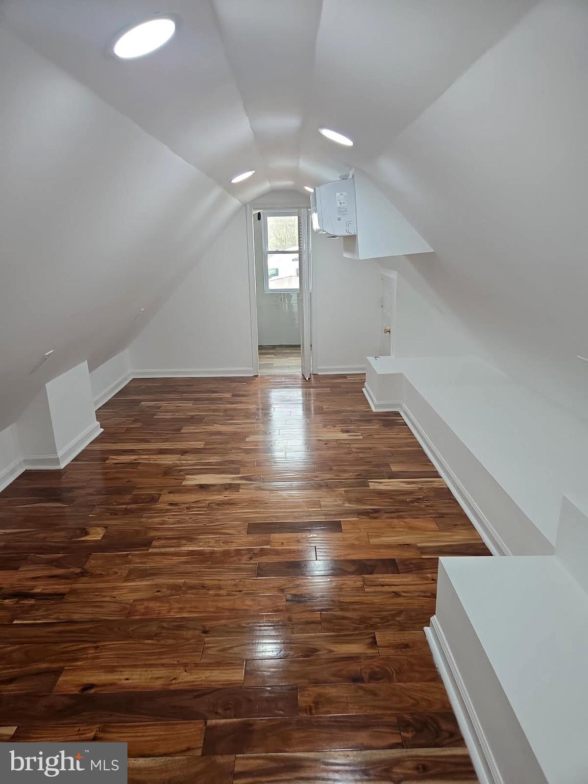 BURGESSER - Residential Lease