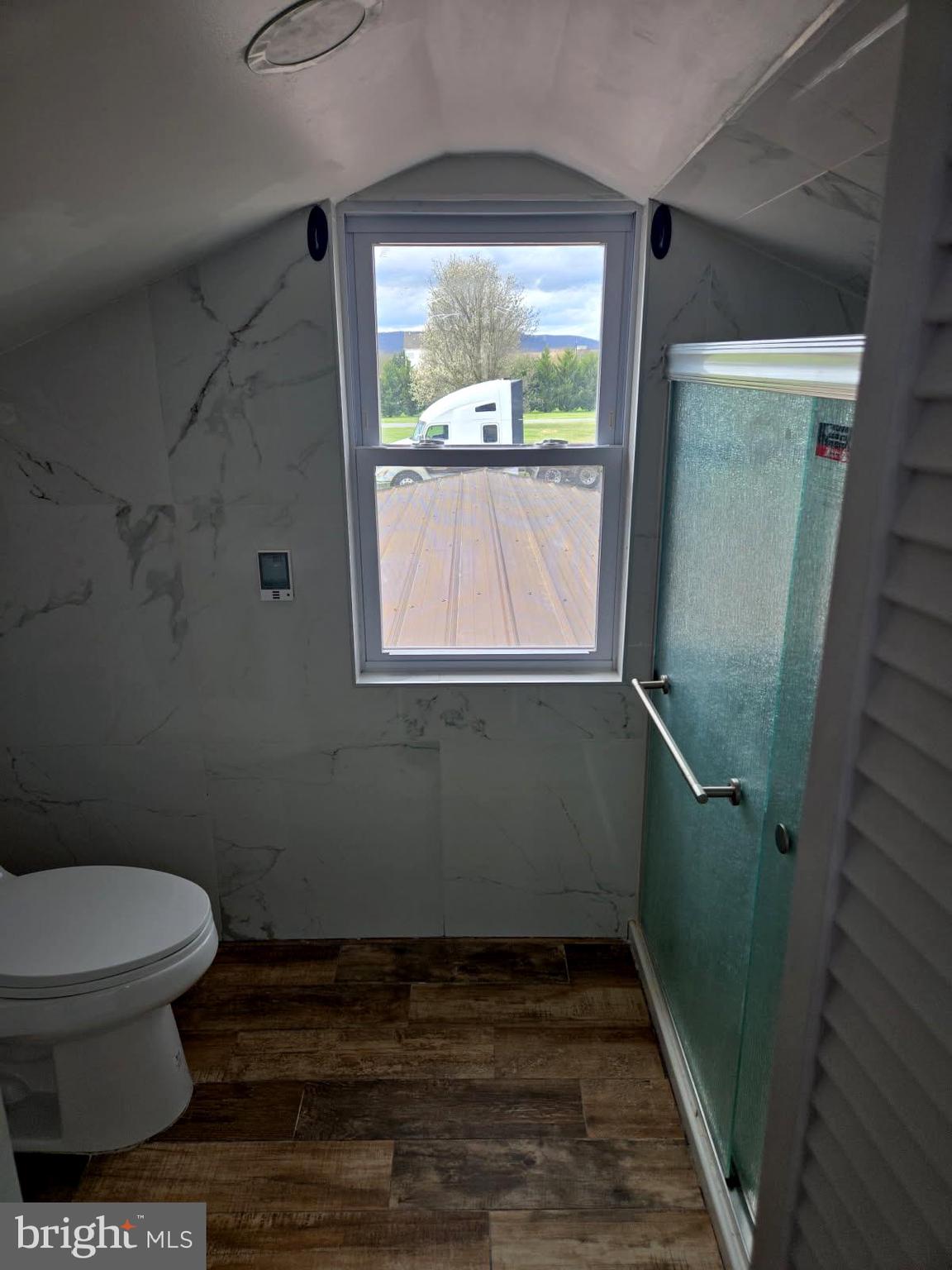 BURGESSER - Residential Lease