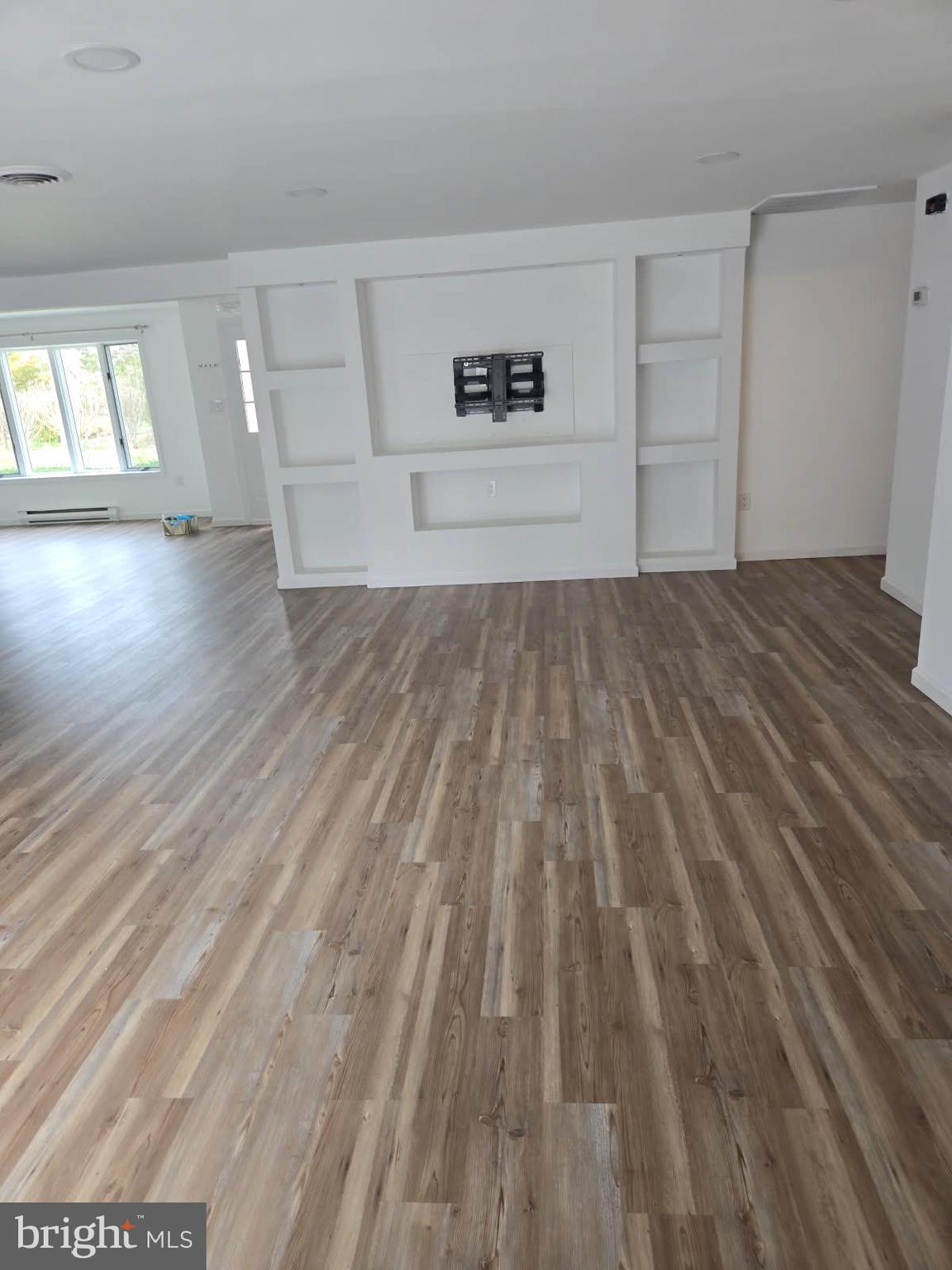 BURGESSER - Residential Lease