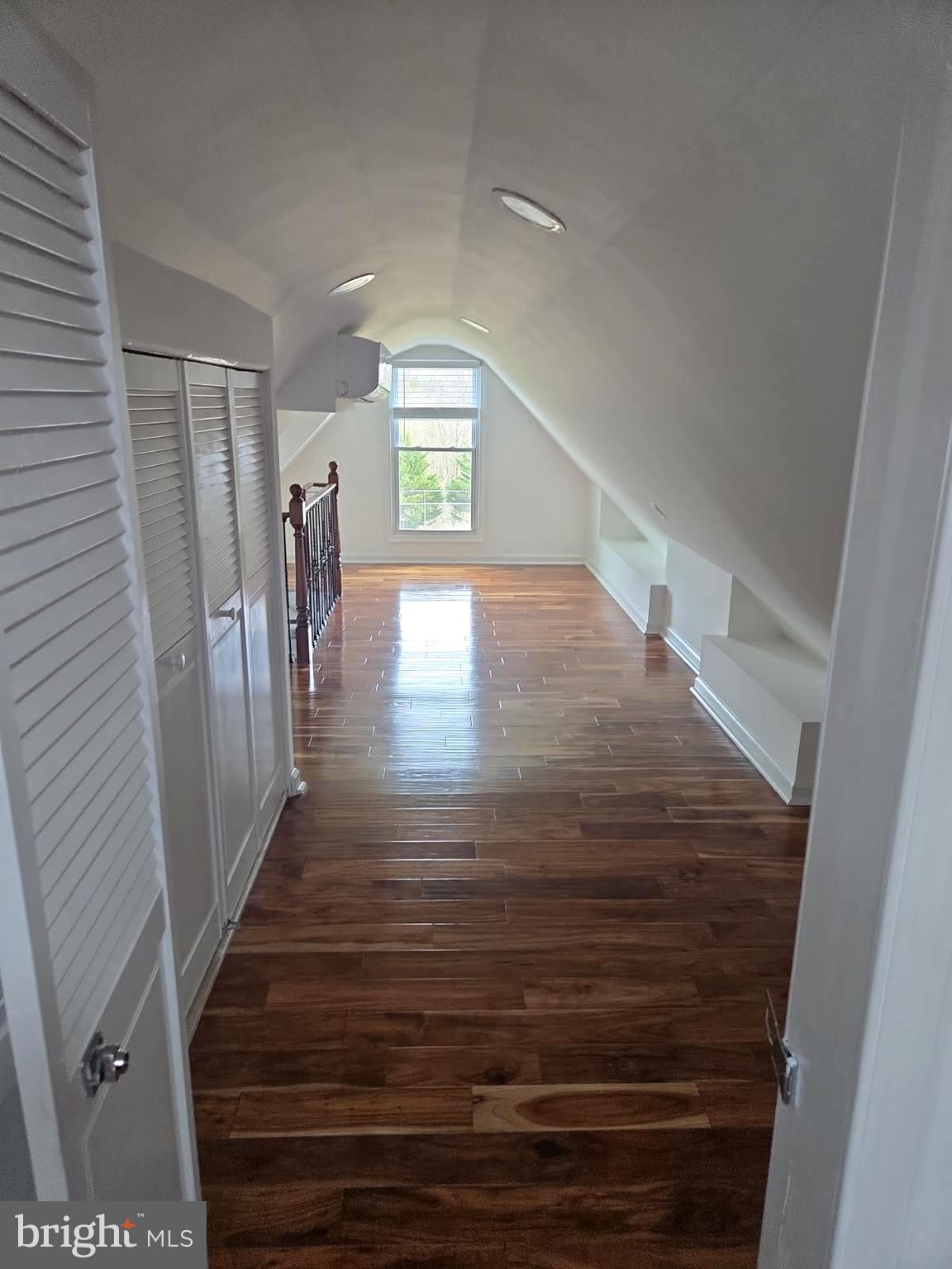 BURGESSER - Residential Lease