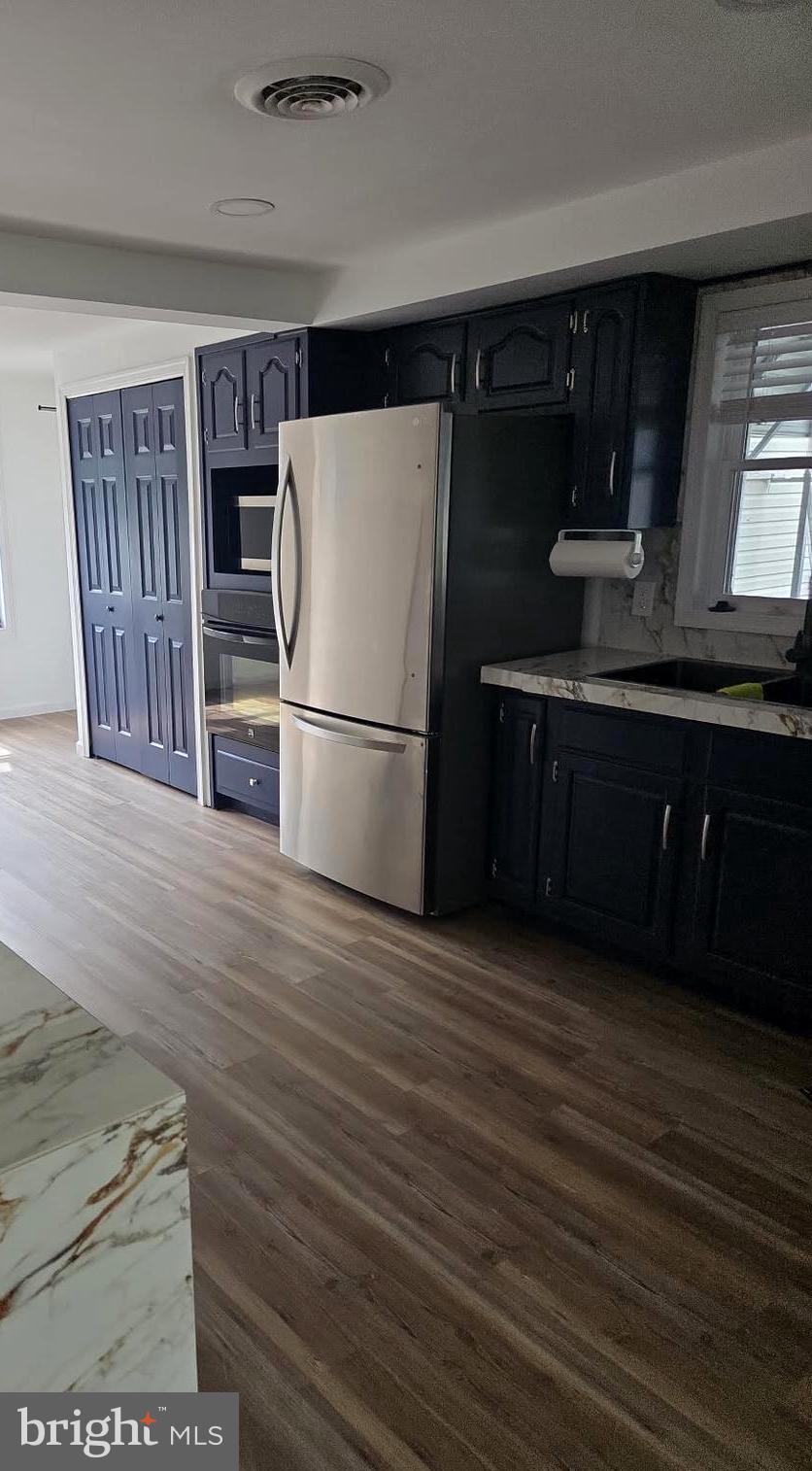 BURGESSER - Residential Lease