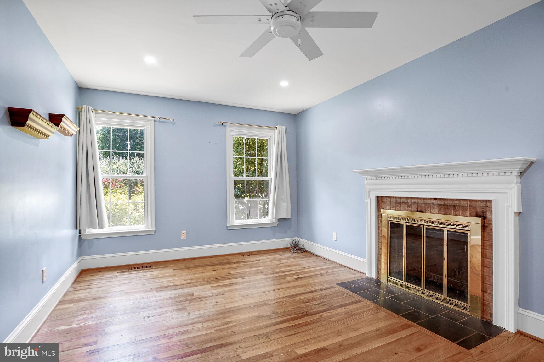 OAK HILL - Residential