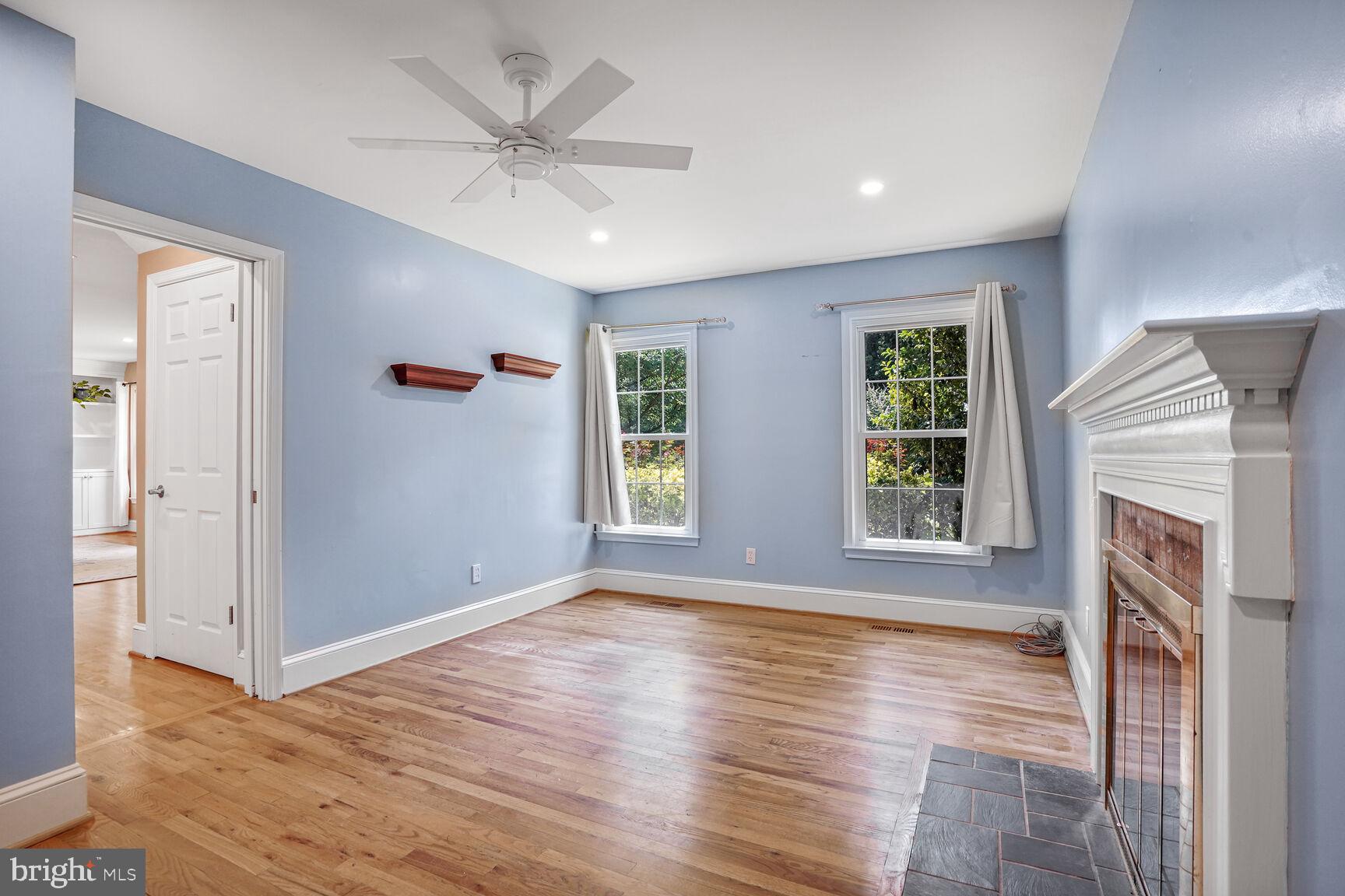 OAK HILL - Residential