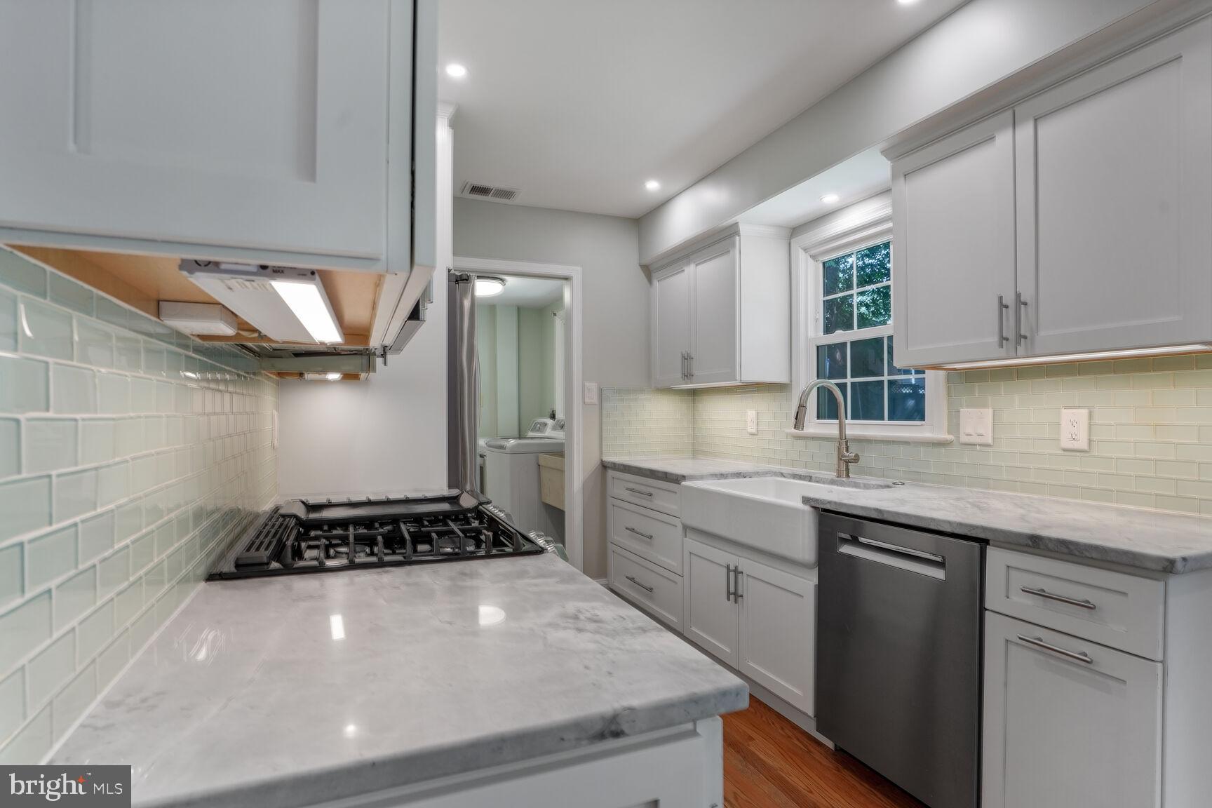 OAK HILL - Residential