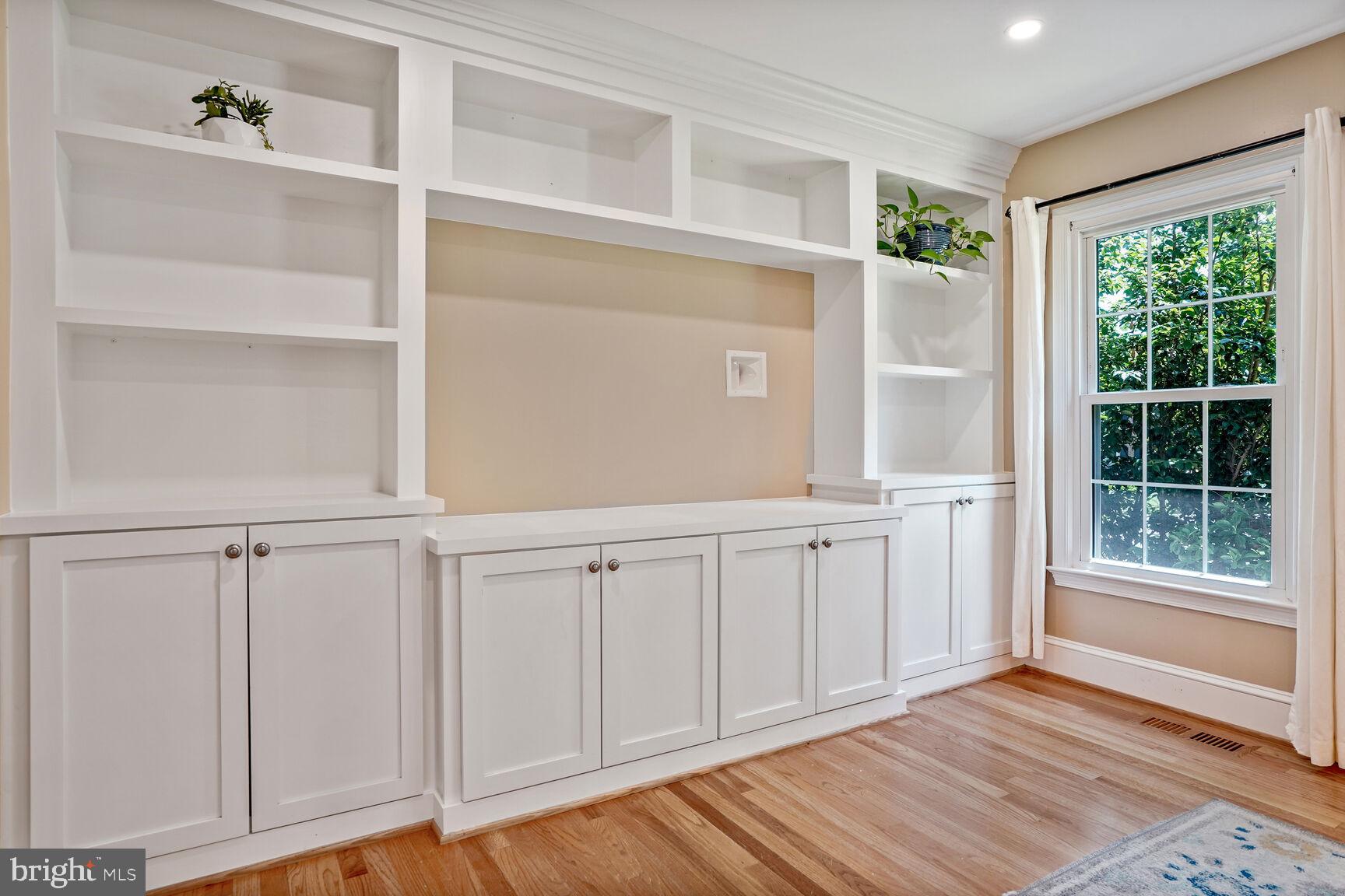 OAK HILL - Residential