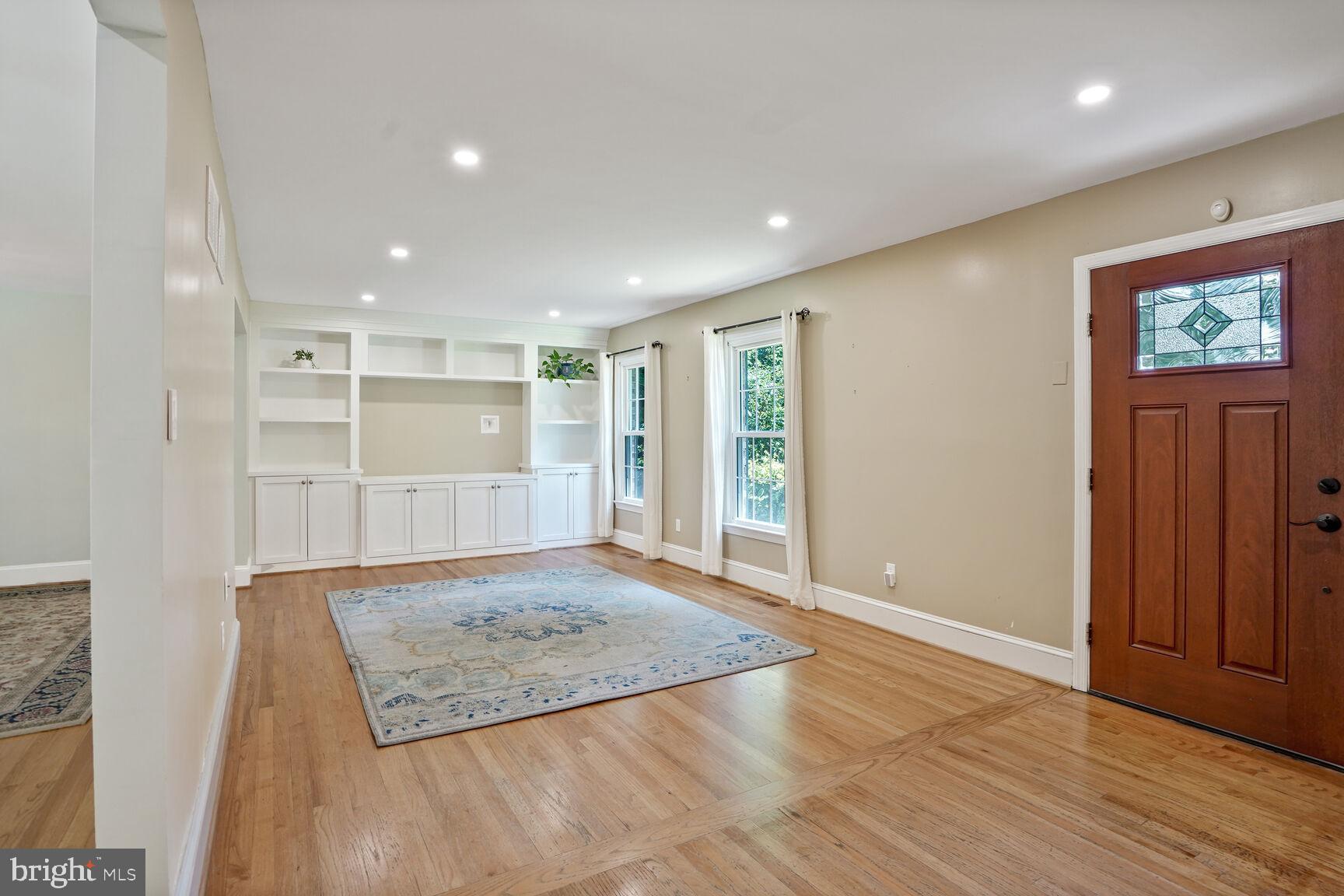 OAK HILL - Residential