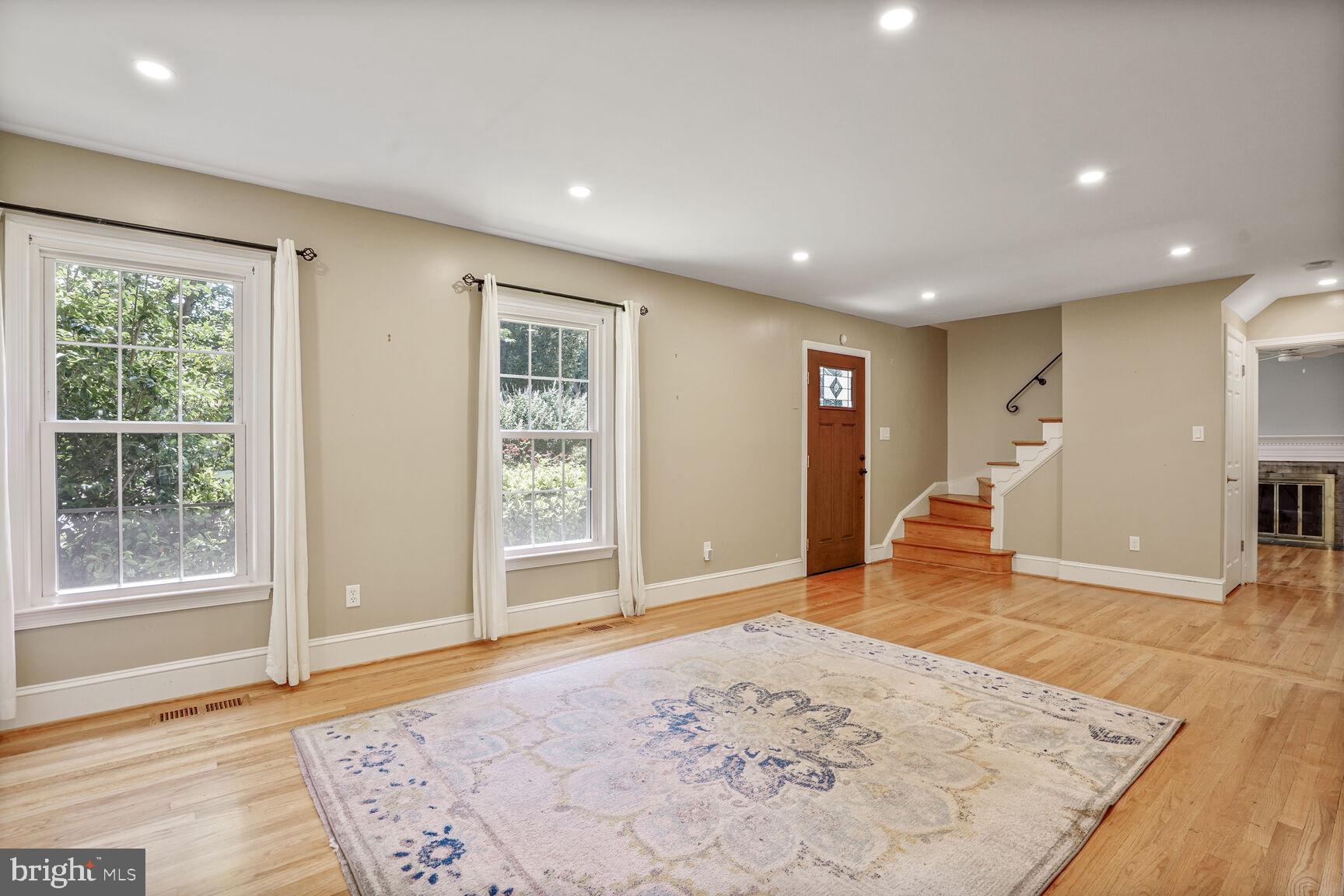 OAK HILL - Residential