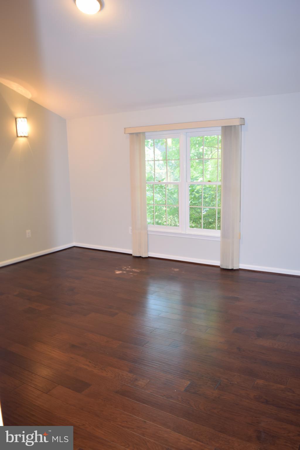 LUXBERRY COURTS - Residential