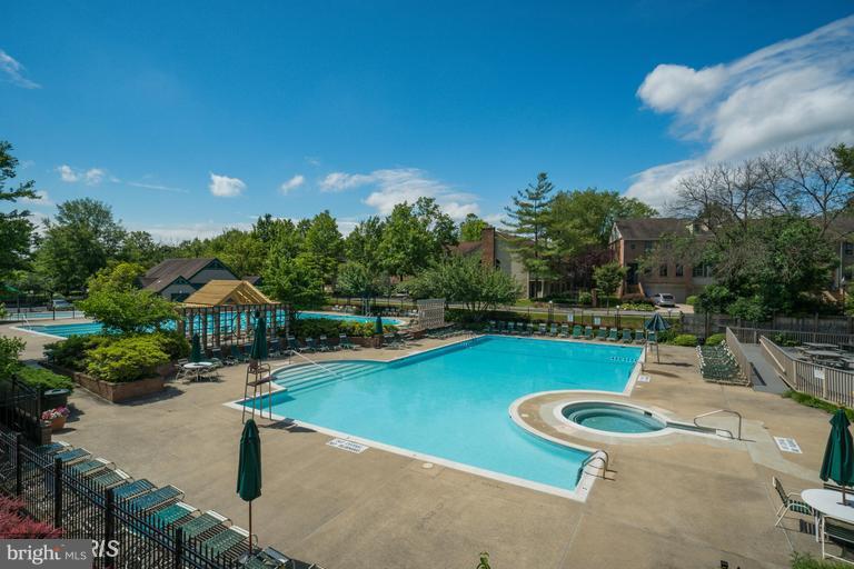 LUXBERRY COURTS - Residential