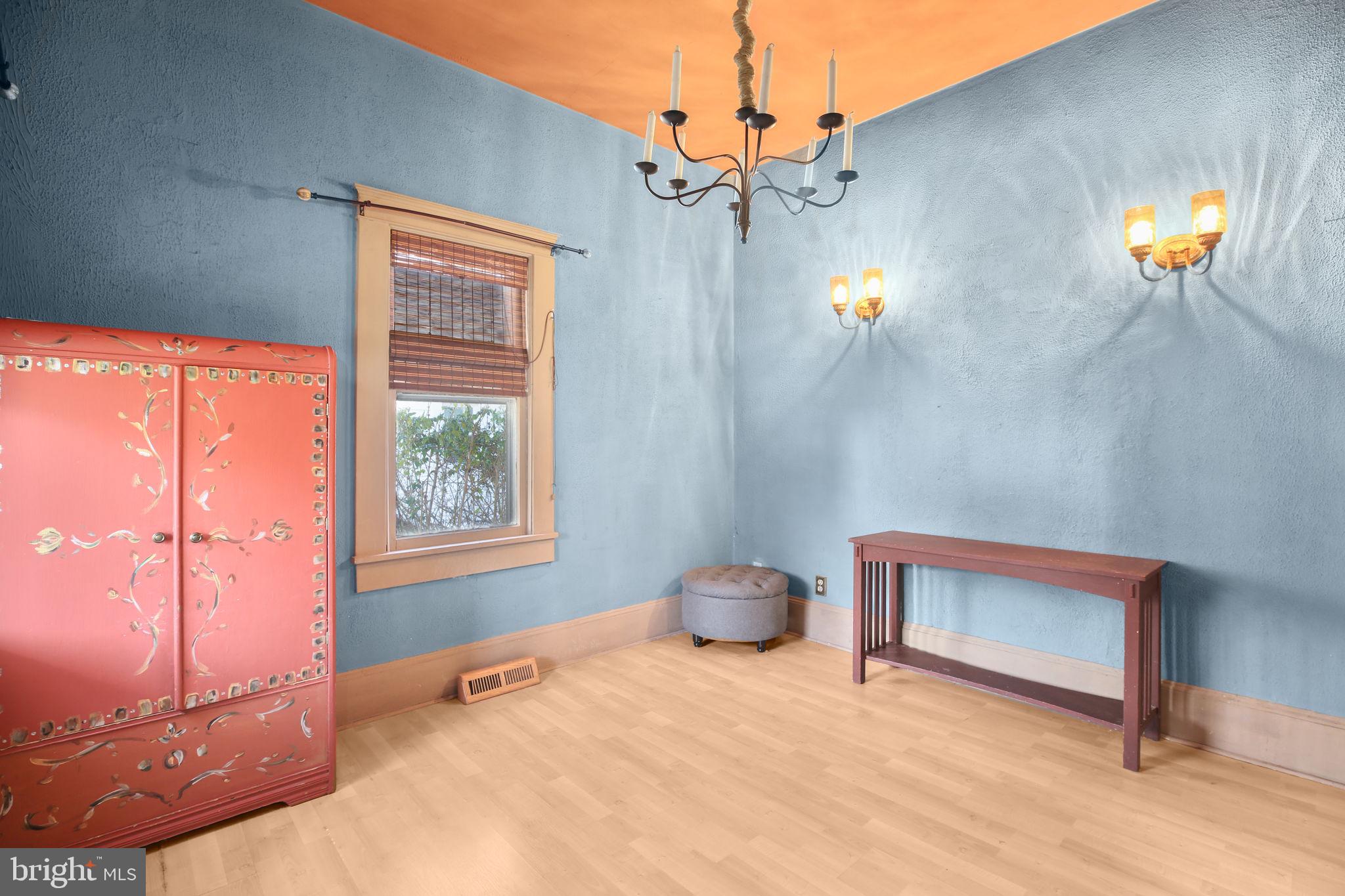 COLLEGE TERRACE - Residential