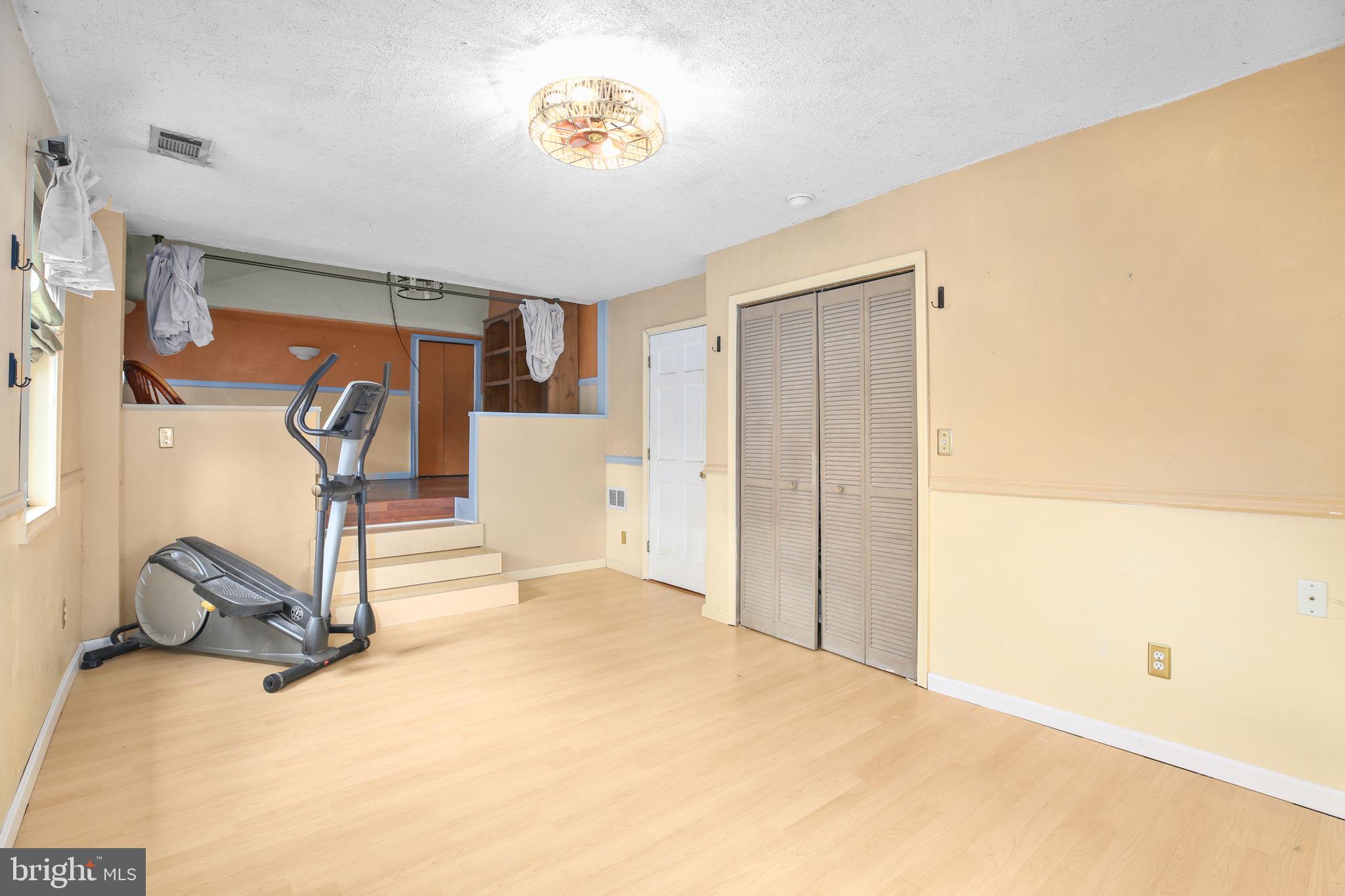 COLLEGE TERRACE - Residential