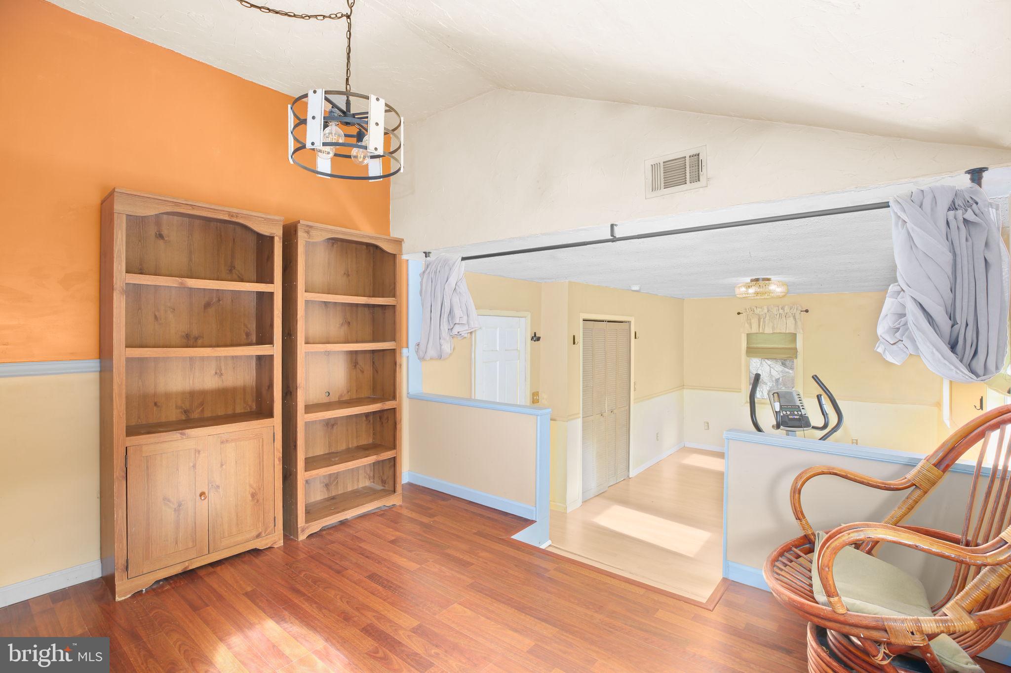 COLLEGE TERRACE - Residential