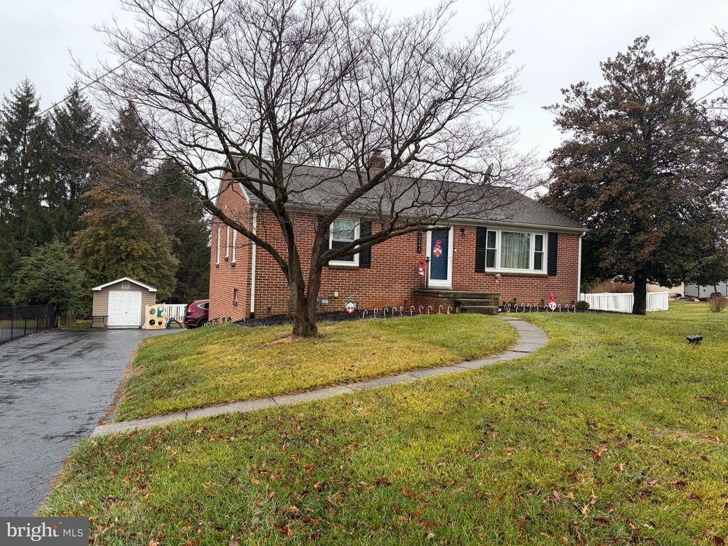 Photo of 2144 Pleasant View Drive, YORK, PA 17406 (MLS # PAYK2095438)