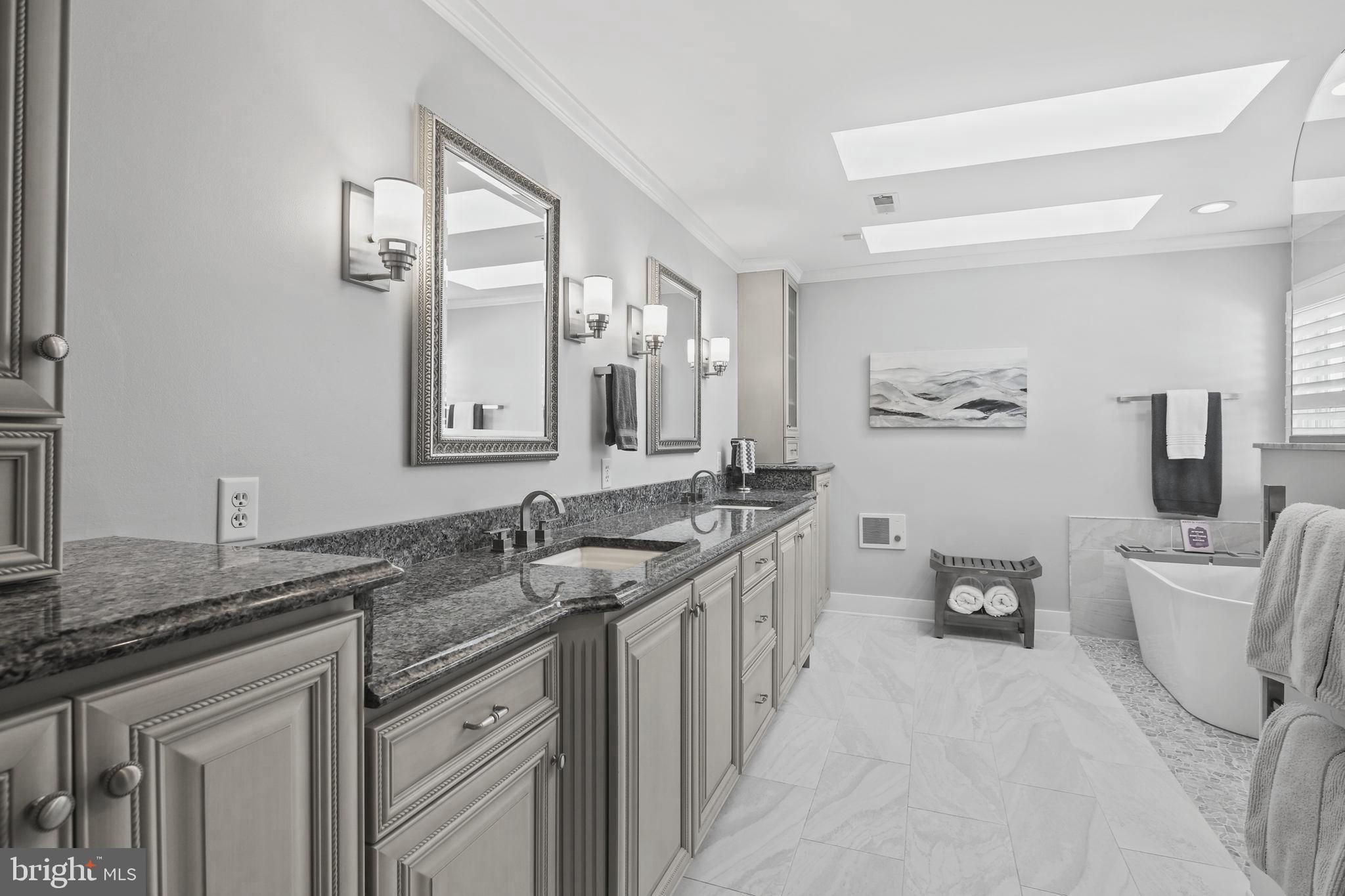 GLEN MANOR - Residential