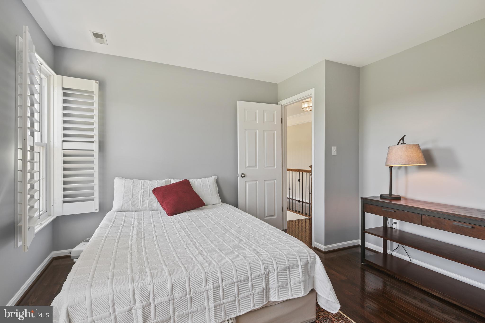 GLEN MANOR - Residential