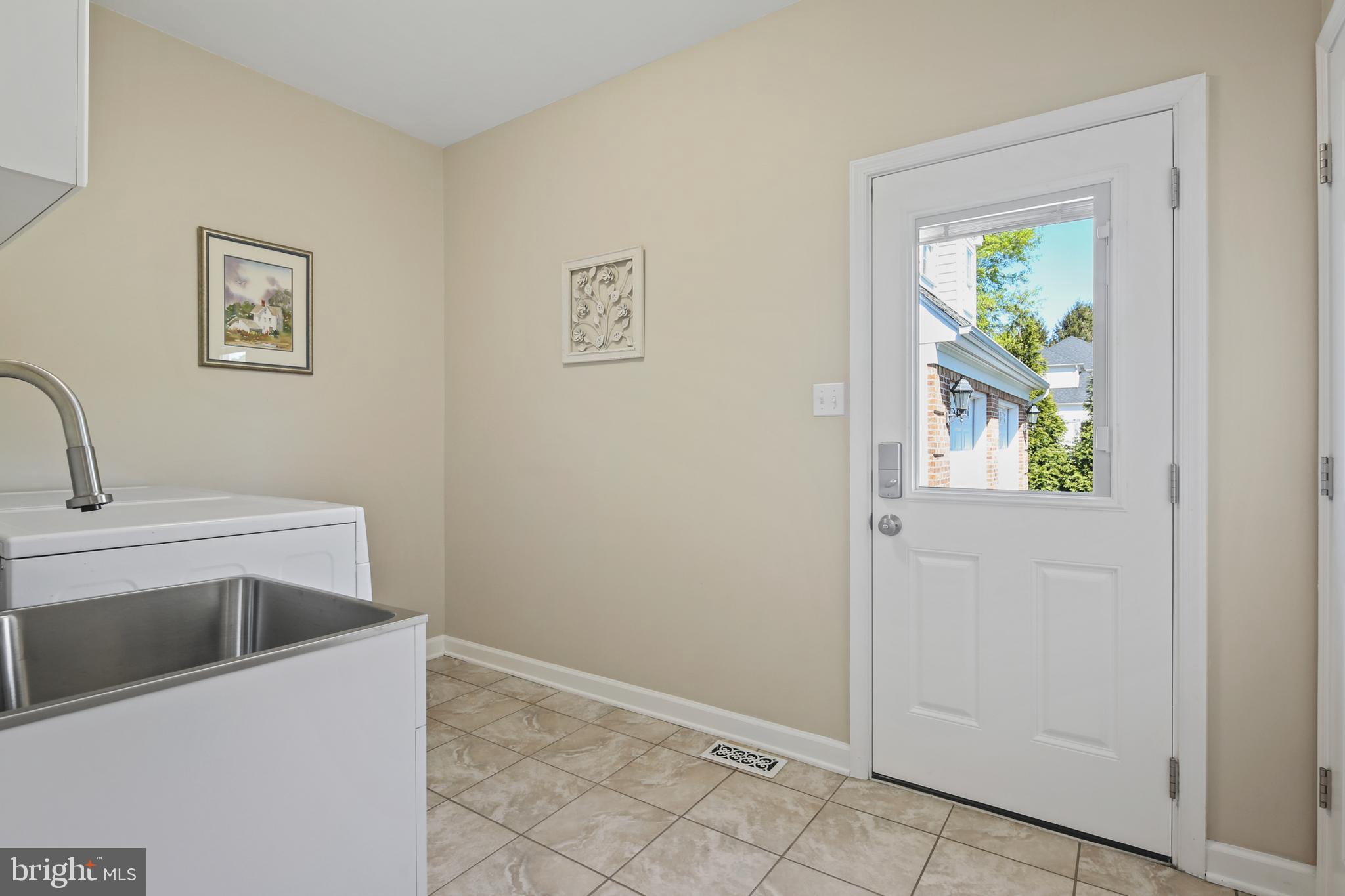 GLEN MANOR - Residential