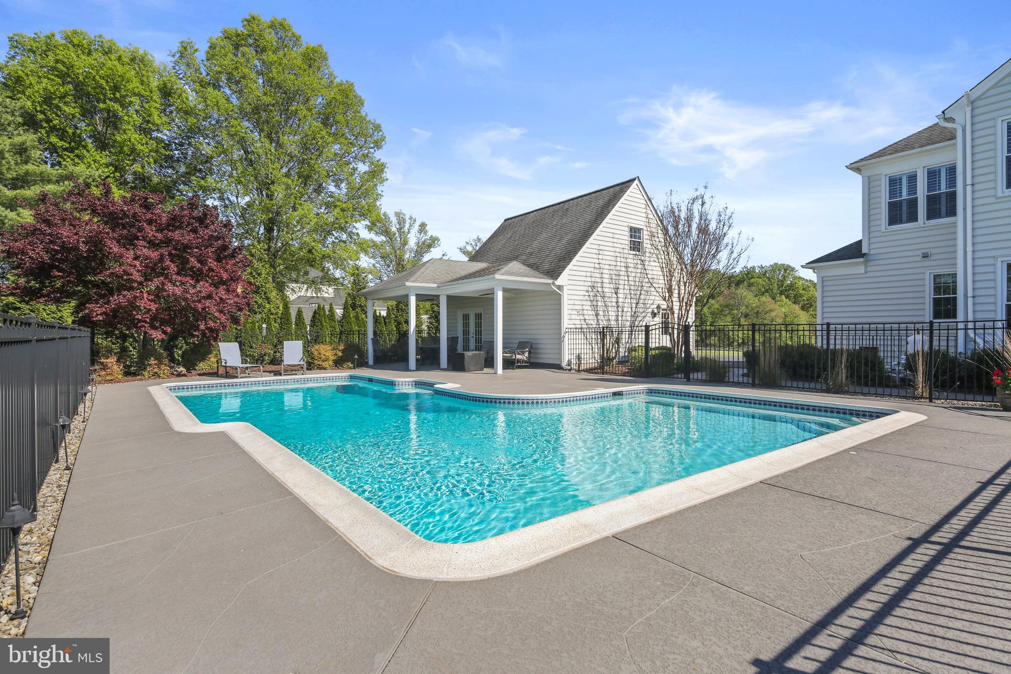 GLEN MANOR - Residential